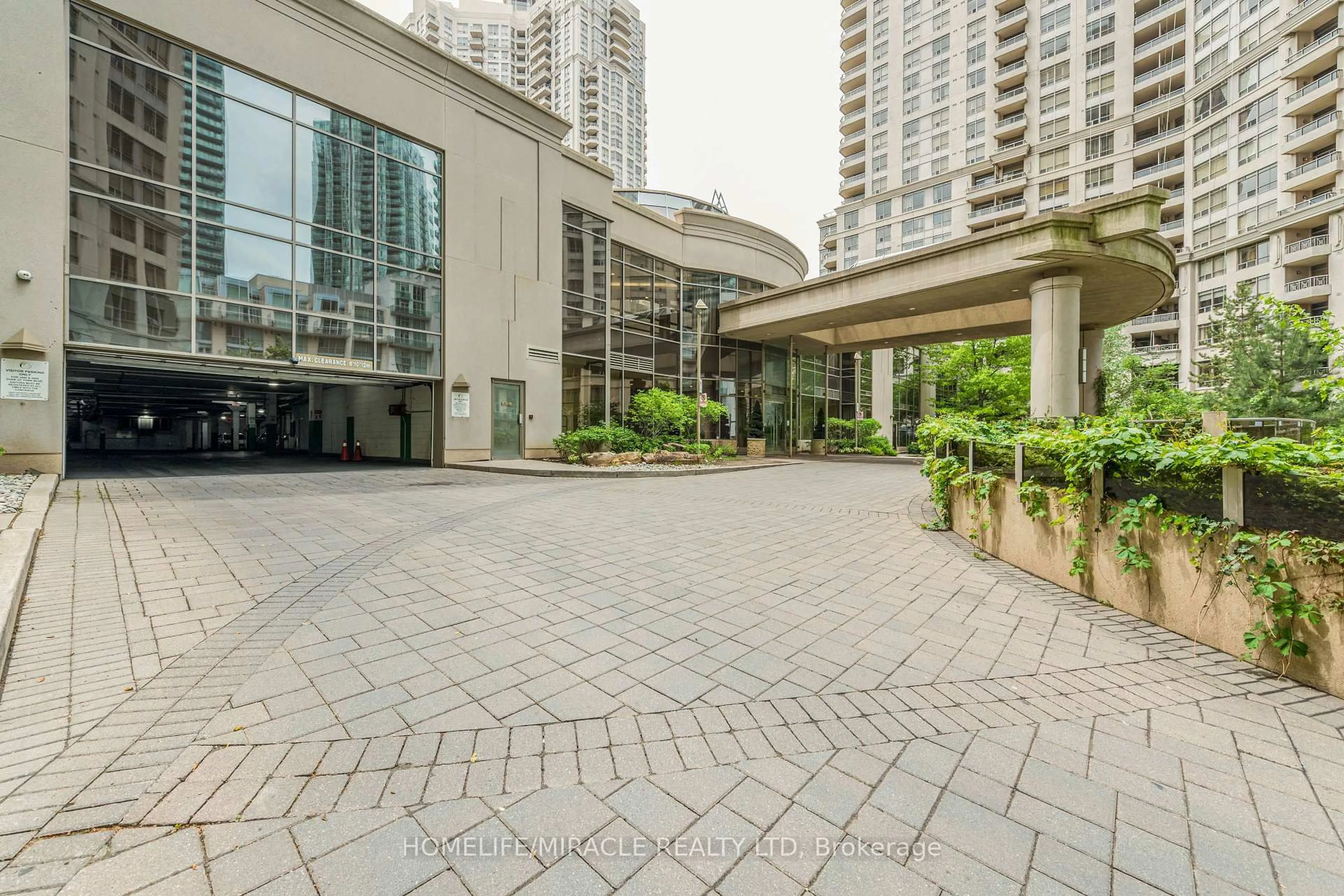 Unknown for 3888 Duke Of York Blvd #1922, Mississauga Ontario L5B 4P5