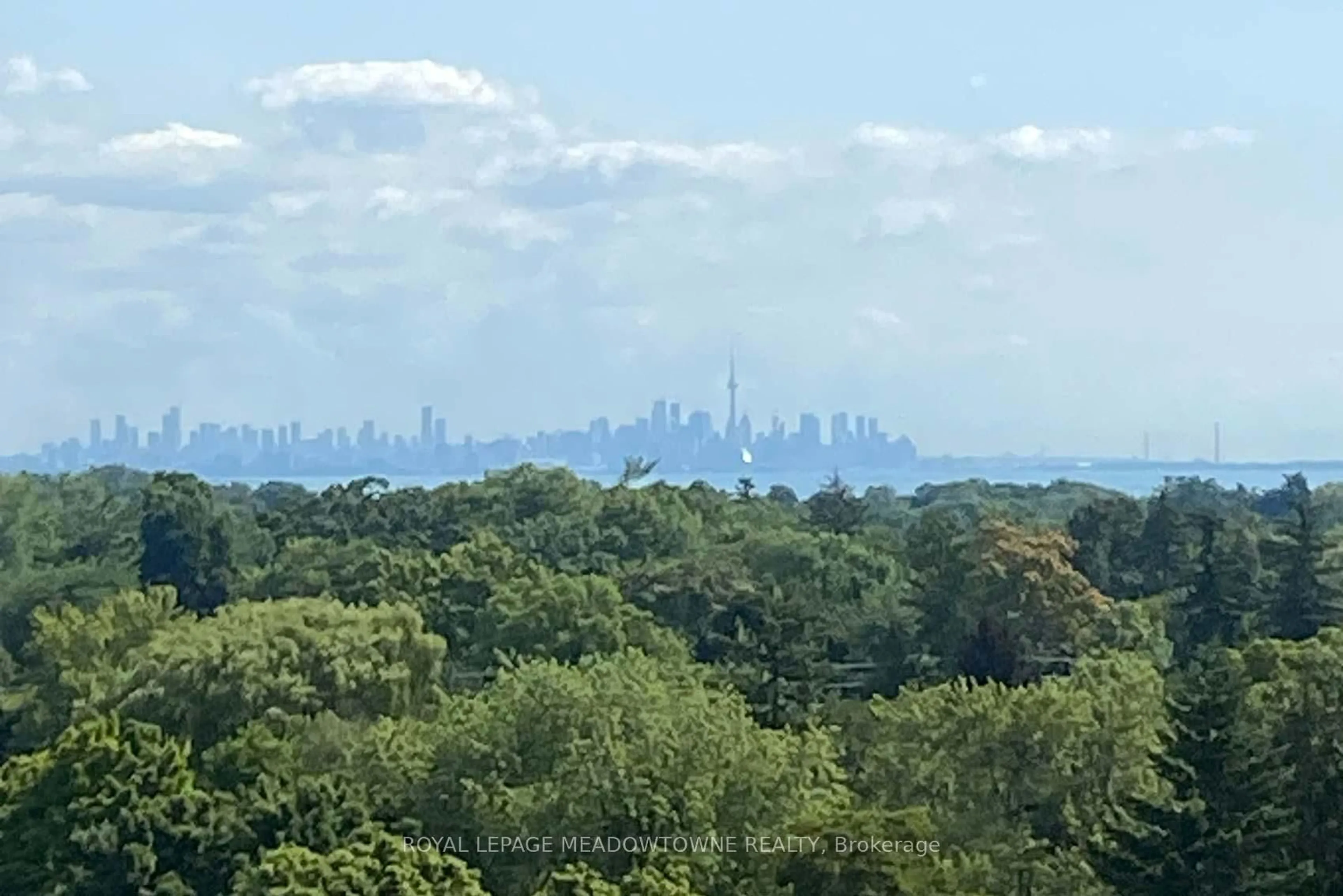 A pic of a room for 965 Inverhouse Dr #1111, Mississauga Ontario L5J 4B4