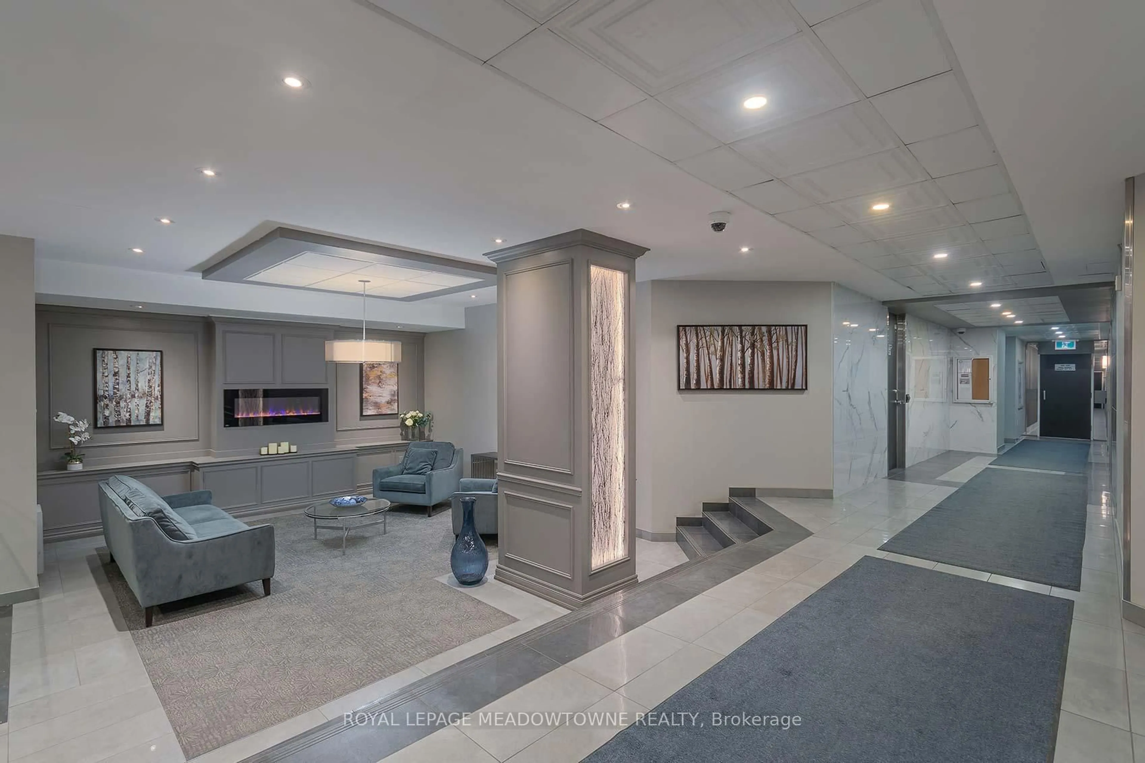 Lobby for 965 Inverhouse Dr #1111, Mississauga Ontario L5J 4B4