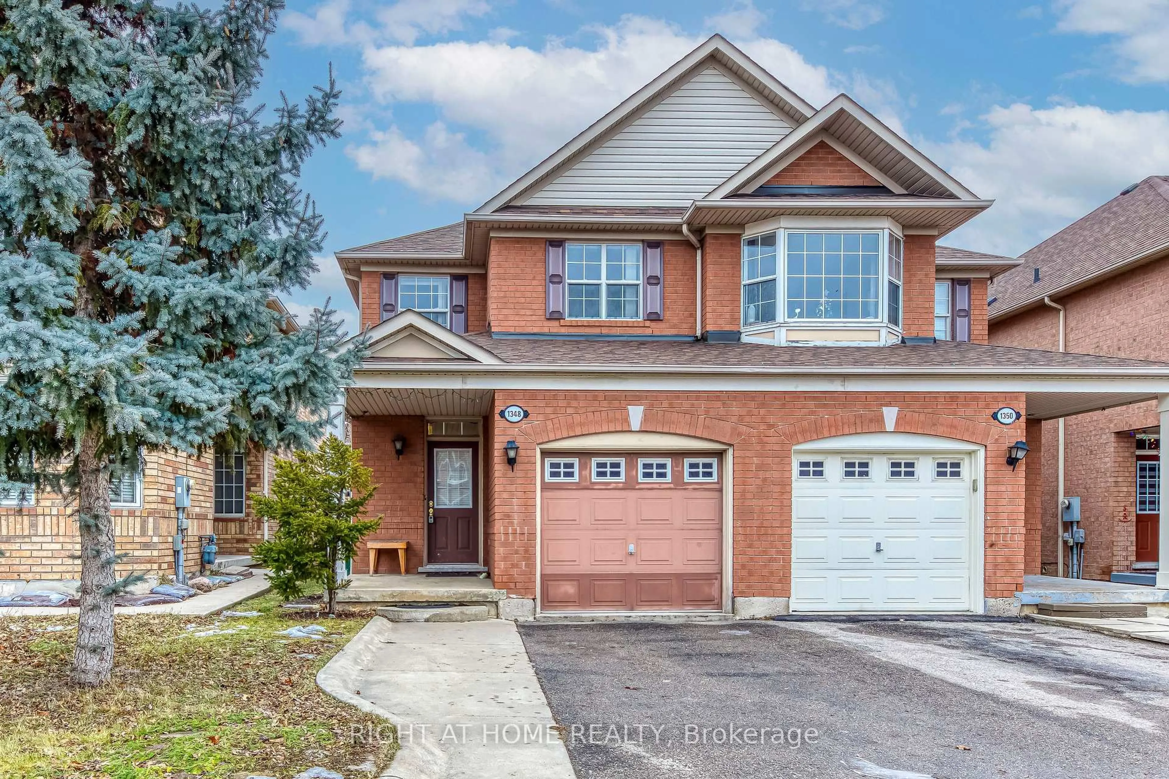 Home with brick exterior material, street for 1348 Weir Chse, Mississauga Ontario L5V 2W9