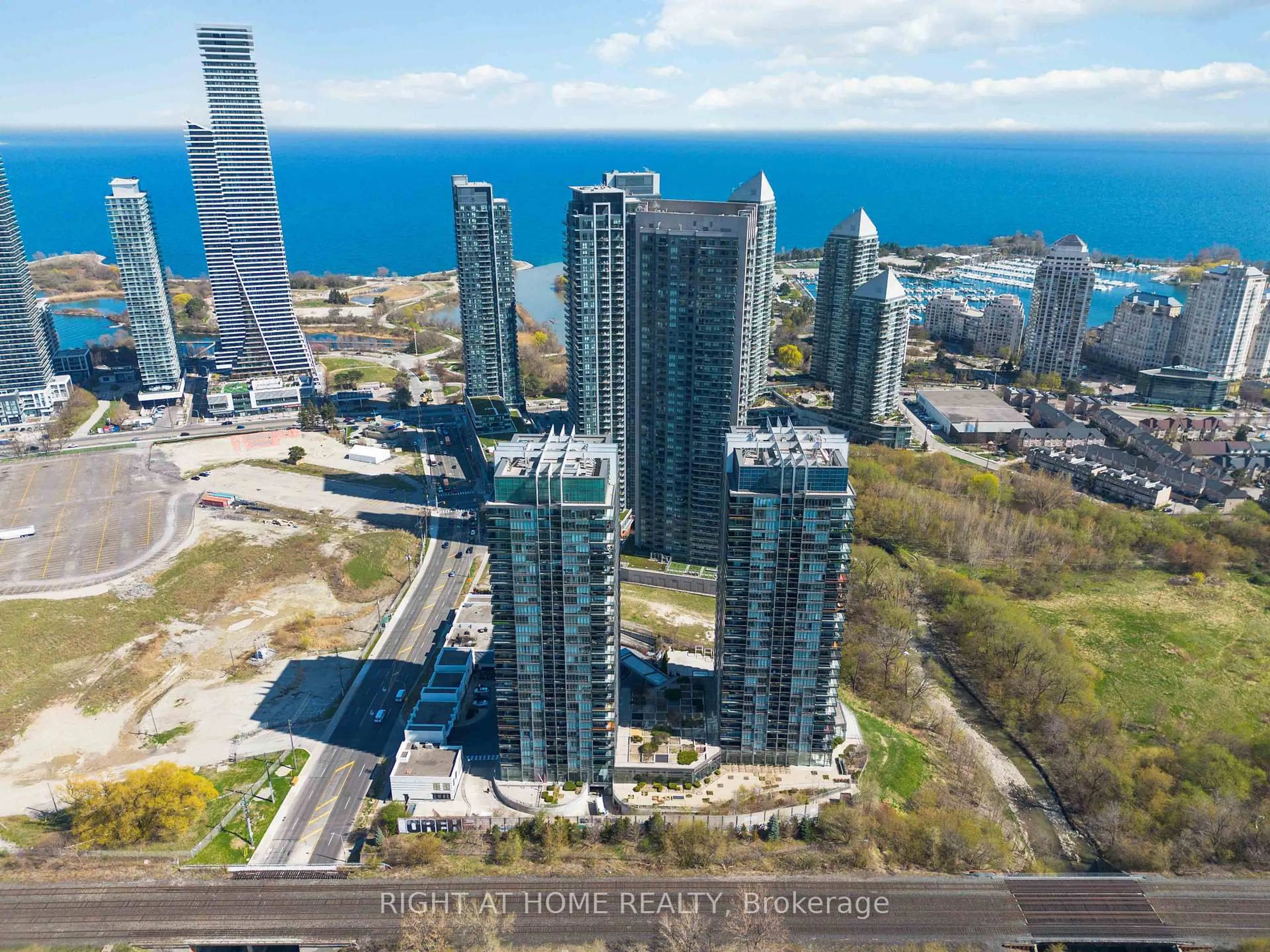 A pic from outside/outdoor area/front of a property/back of a property/a pic from drone, city buildings view from balcony for 90 Park Lawn Rd #2205, Toronto Ontario M8Y 0B6