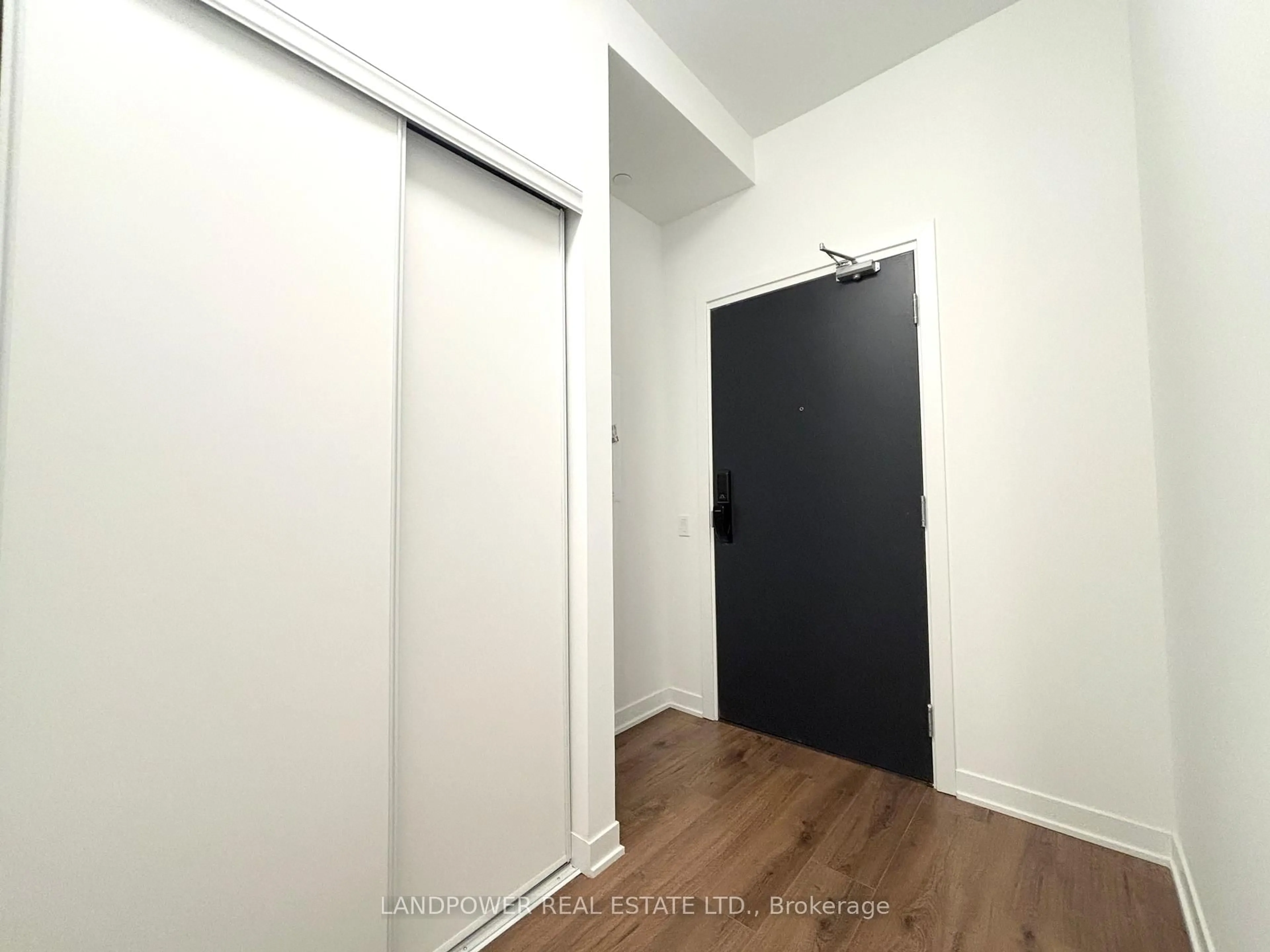 Unknown for 395 Dundas St #533, Oakville Ontario L6M 4M2