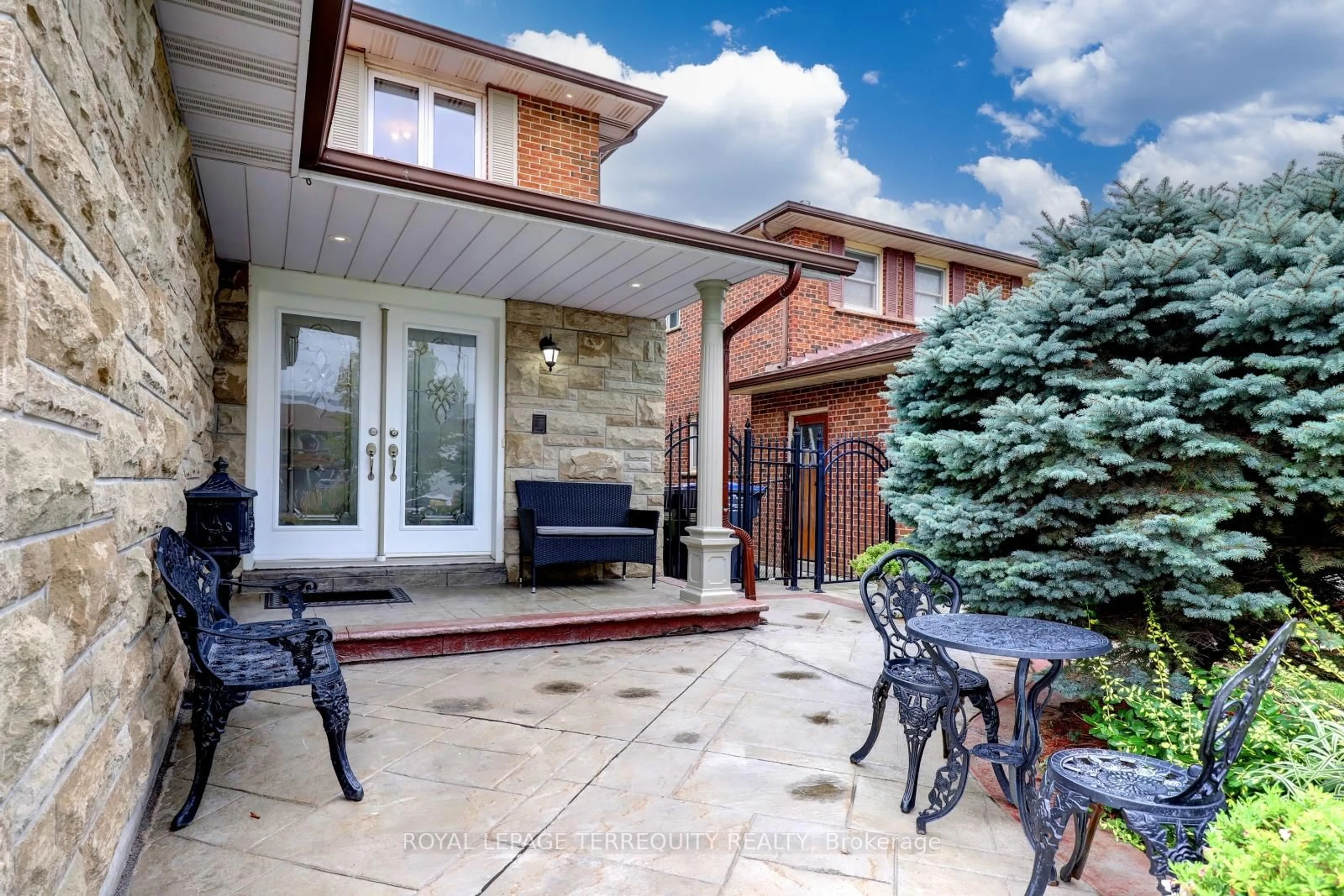 Patio, street for 45 Princeton Terr, Brampton Ontario L6S 3S4