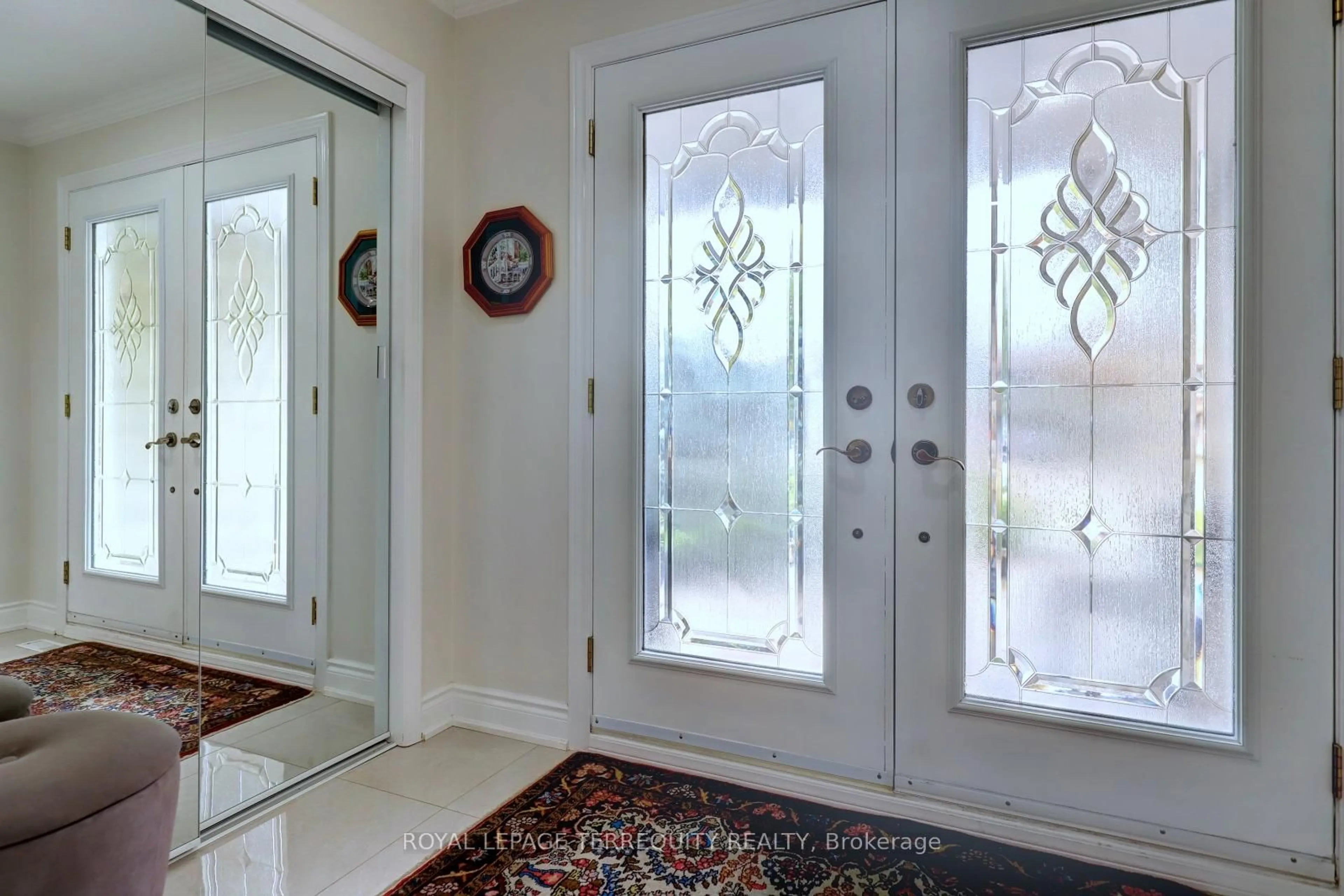 Indoor entryway for 45 Princeton Terr, Brampton Ontario L6S 3S4