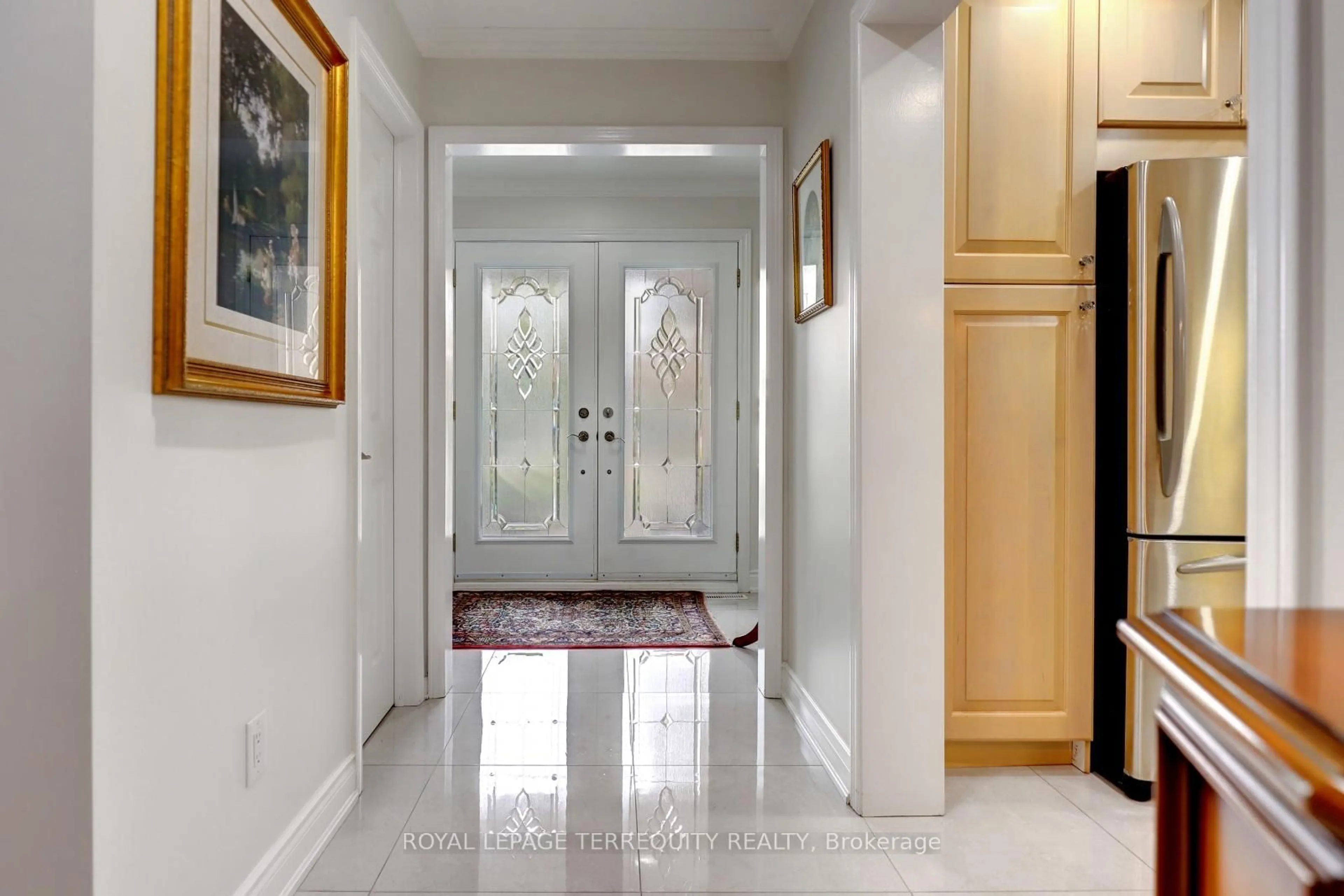 Indoor foyer for 45 Princeton Terr, Brampton Ontario L6S 3S4