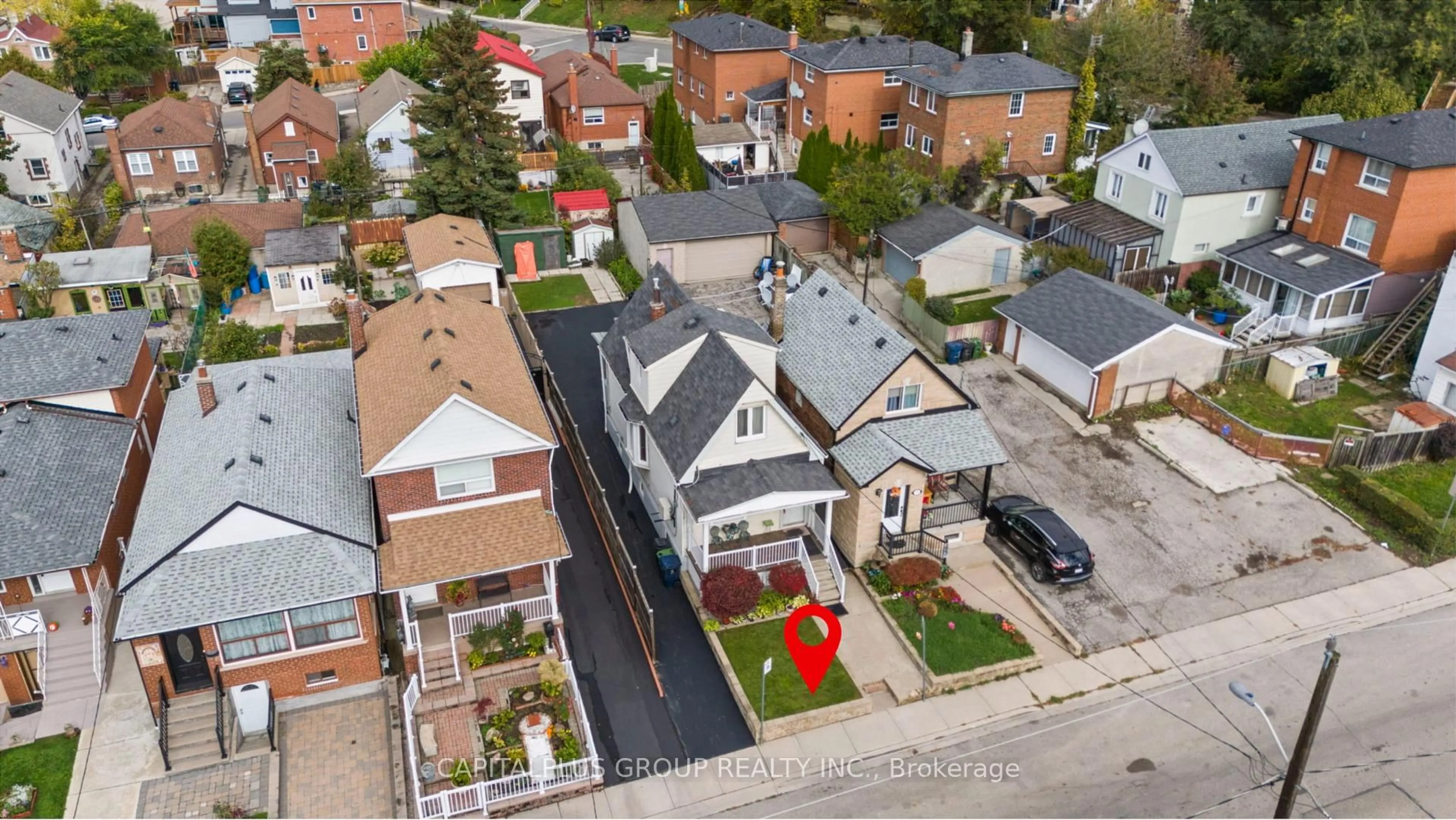 A pic from outside/outdoor area/front of a property/back of a property/a pic from drone, street for 20 Kersdale Ave, Toronto Ontario M6M 1C8