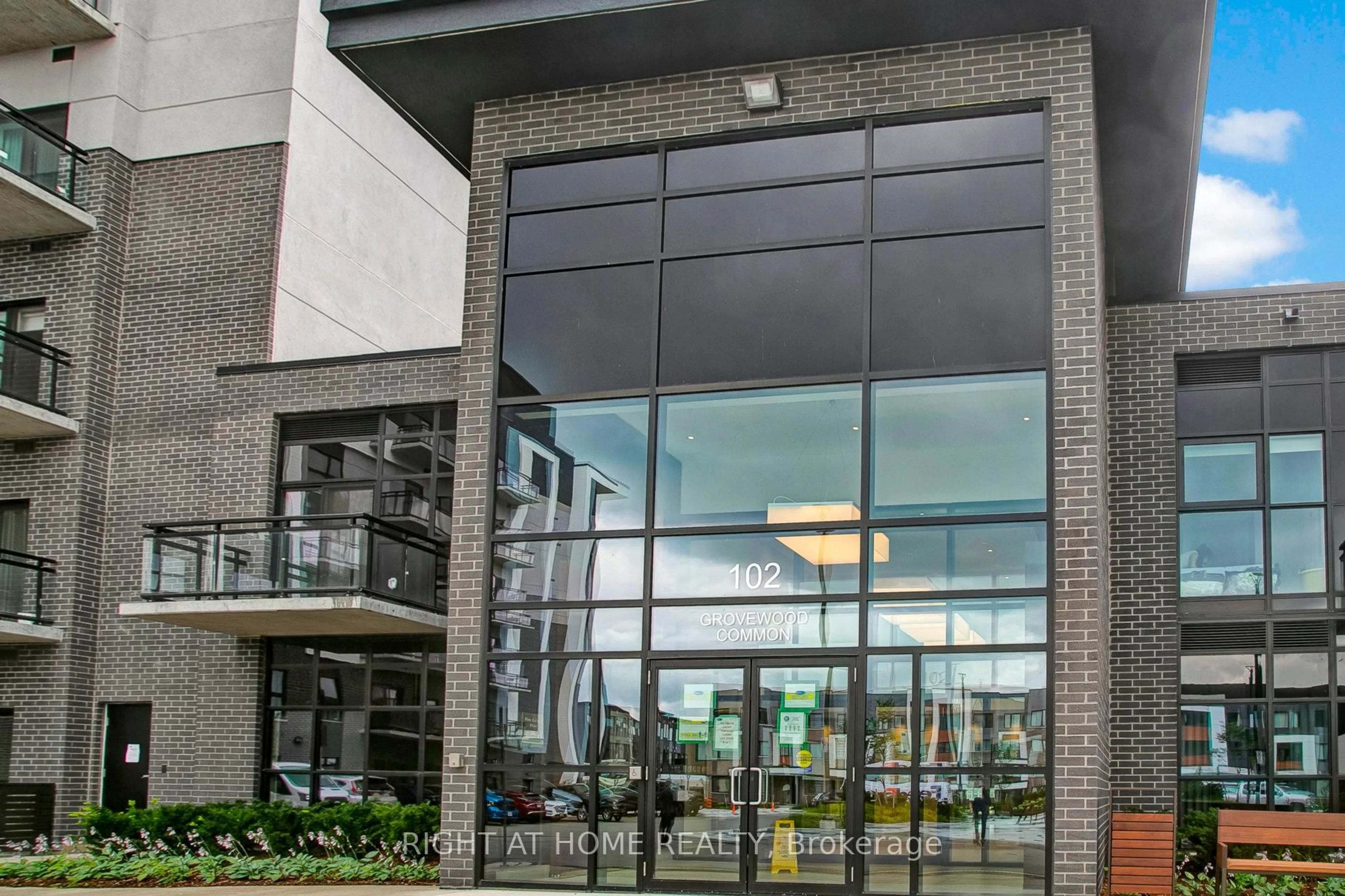 Indoor foyer for 102 Grovewood Common #603, Oakville Ontario L6H 0X2