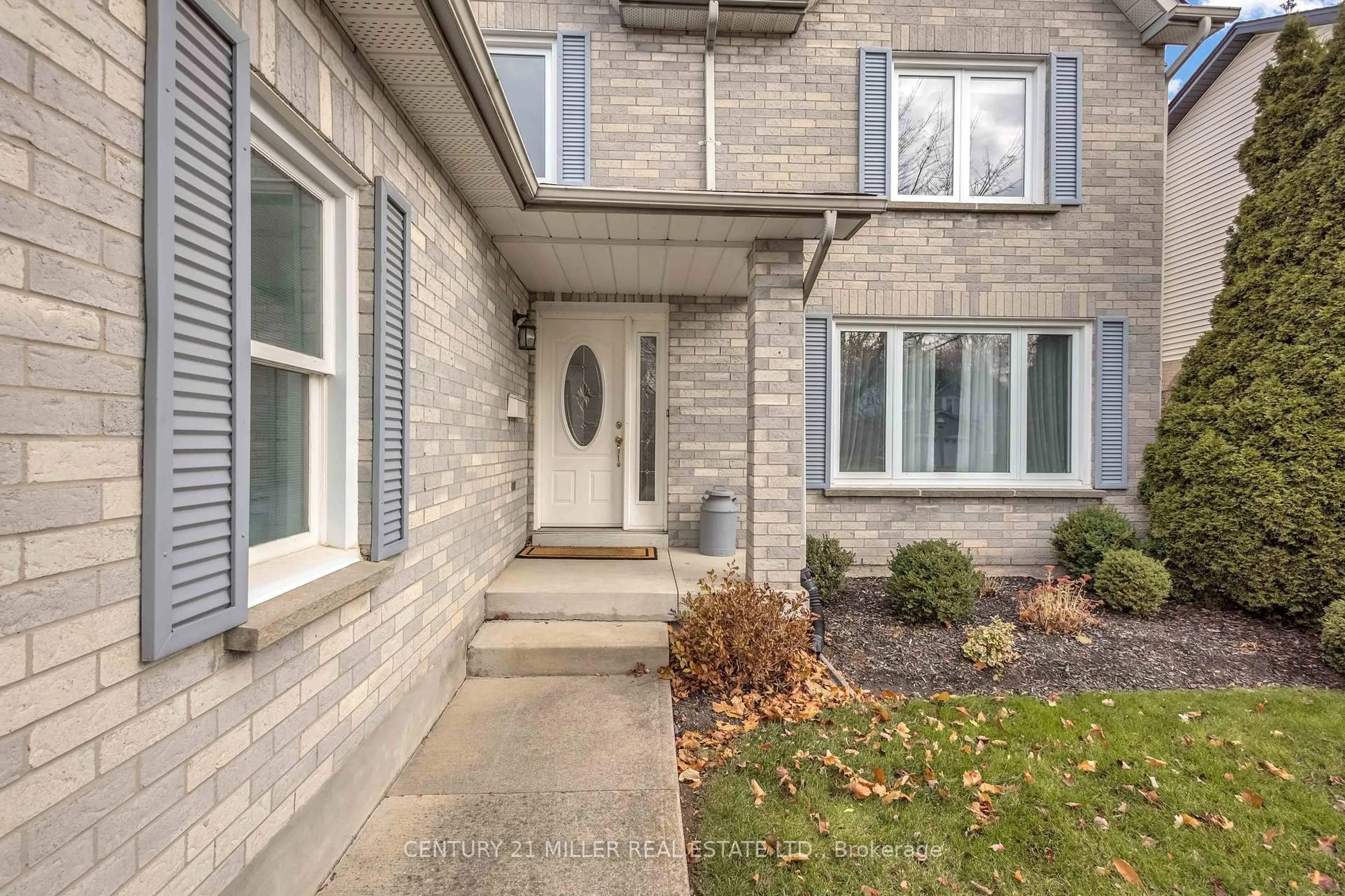 Home with brick exterior material, street for 2185 Vista Dr, Burlington Ontario L7M 3N7