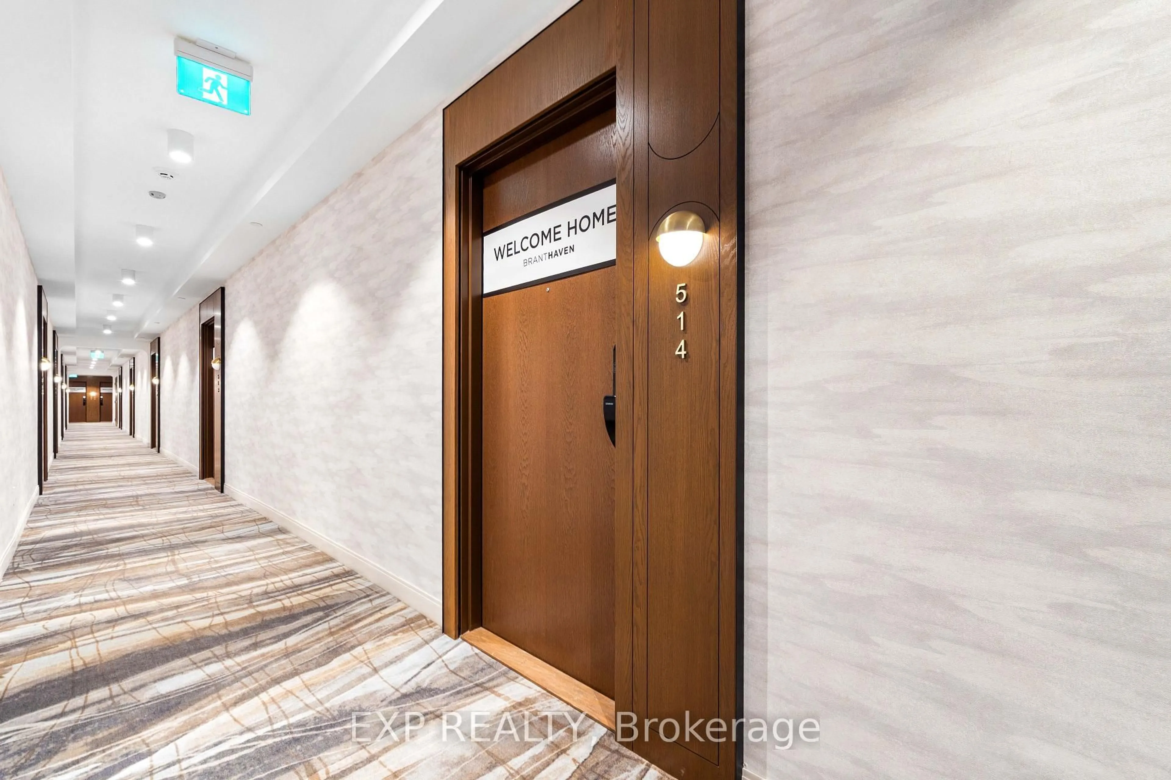 Indoor foyer for 3240 William Coltson Ave #514, Oakville Ontario L6H 7C2