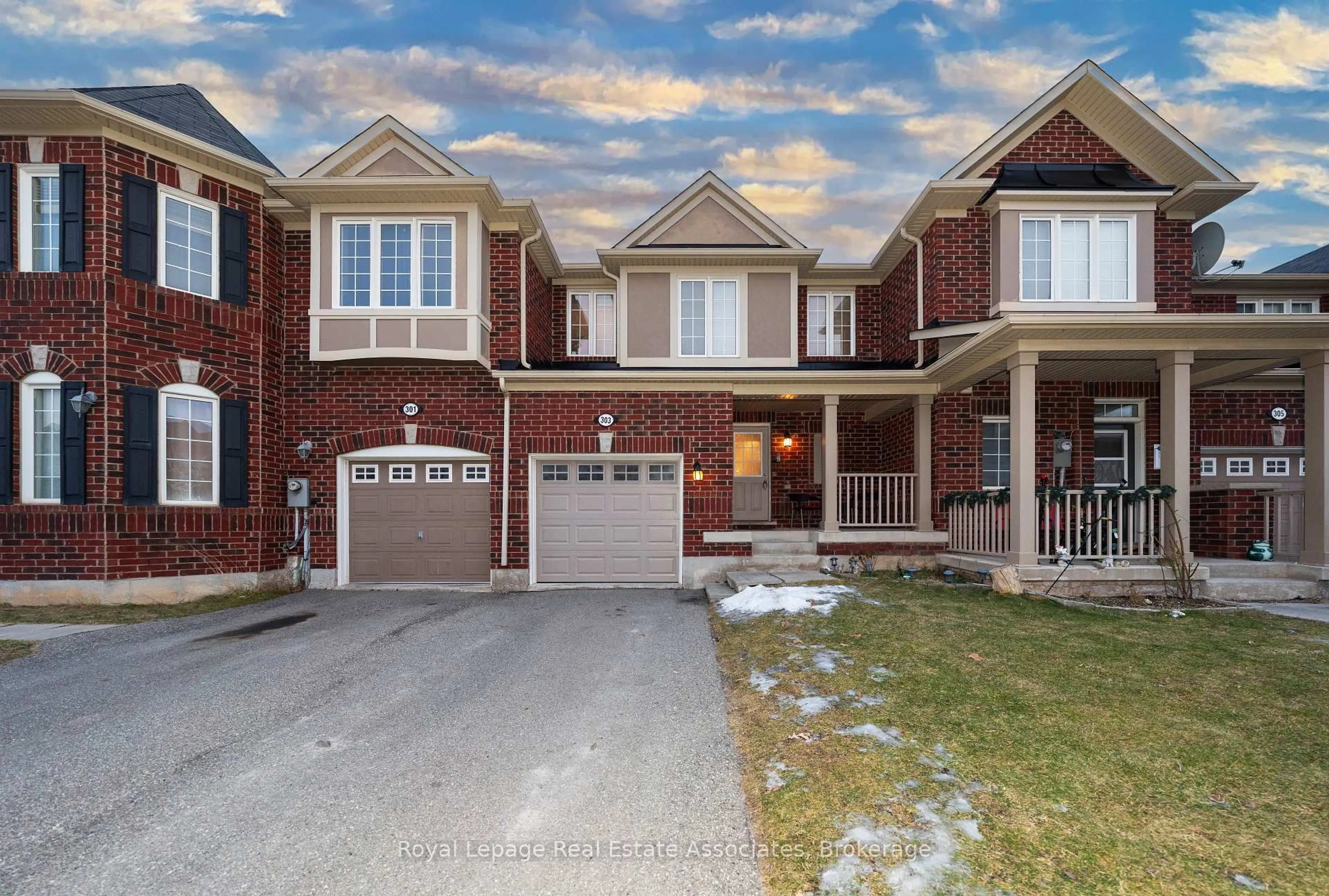 Home with brick exterior material, street for 303 Chuchmach Clse, Milton Ontario L9T 8B3