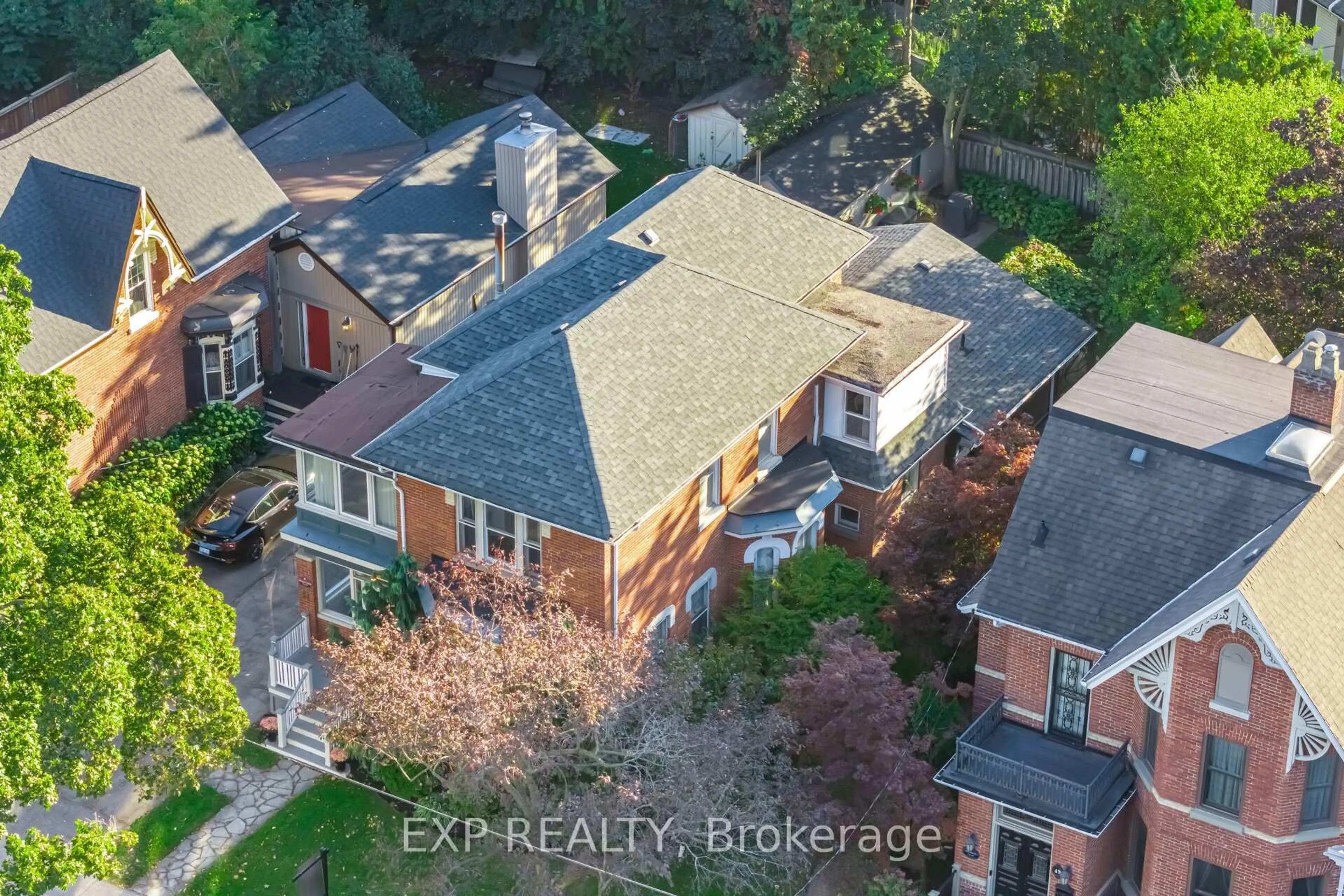 A pic from outside/outdoor area/front of a property/back of a property/a pic from drone, unknown for 51 Chapel St, Brampton Ontario L6W 2H5