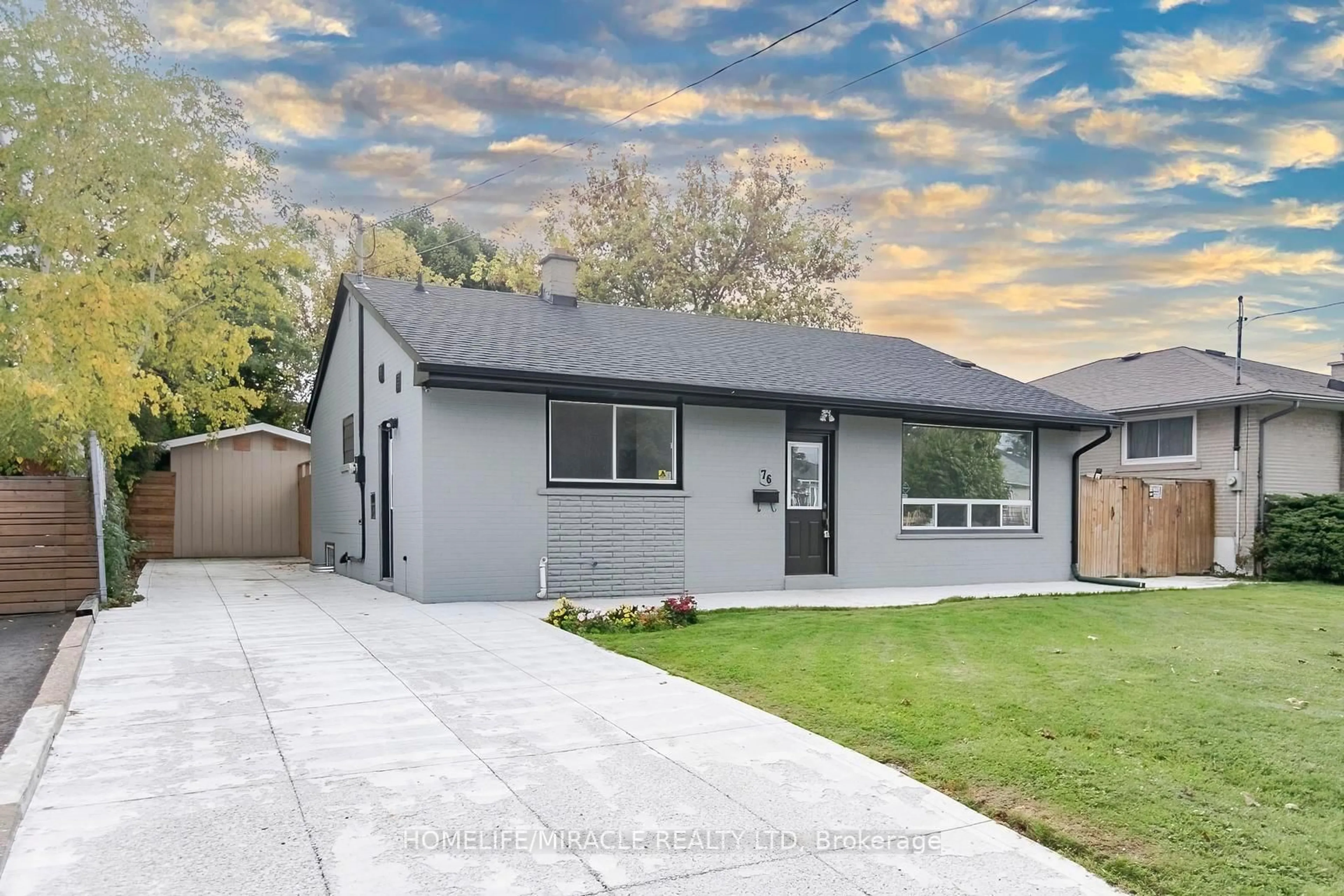 Home with brick exterior material, street for 76 Raylawn Cres, Halton Hills Ontario L7G 4N1