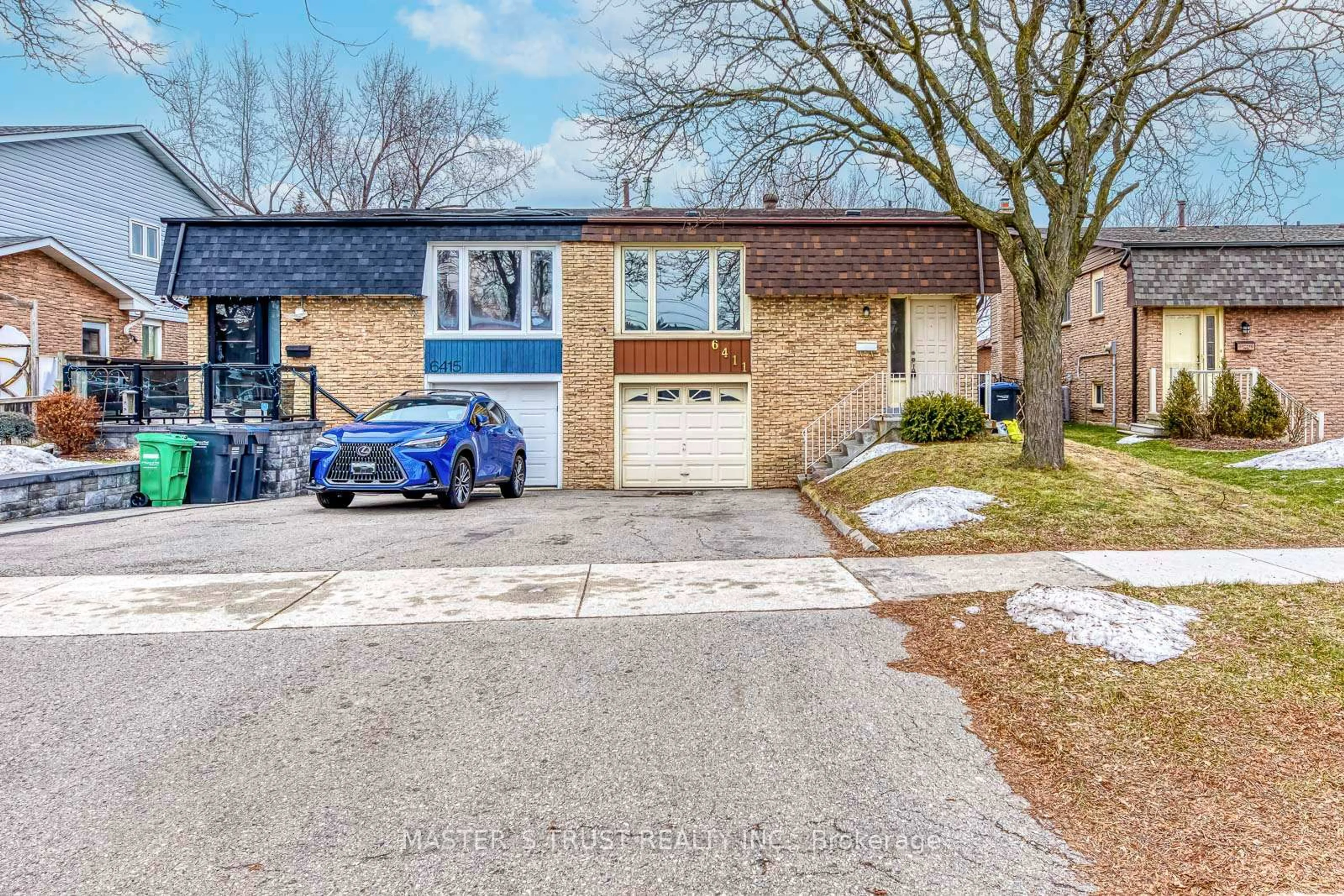 Home with brick exterior material, street for 6411 Chaumont Cres, Mississauga Ontario L5N 2M7