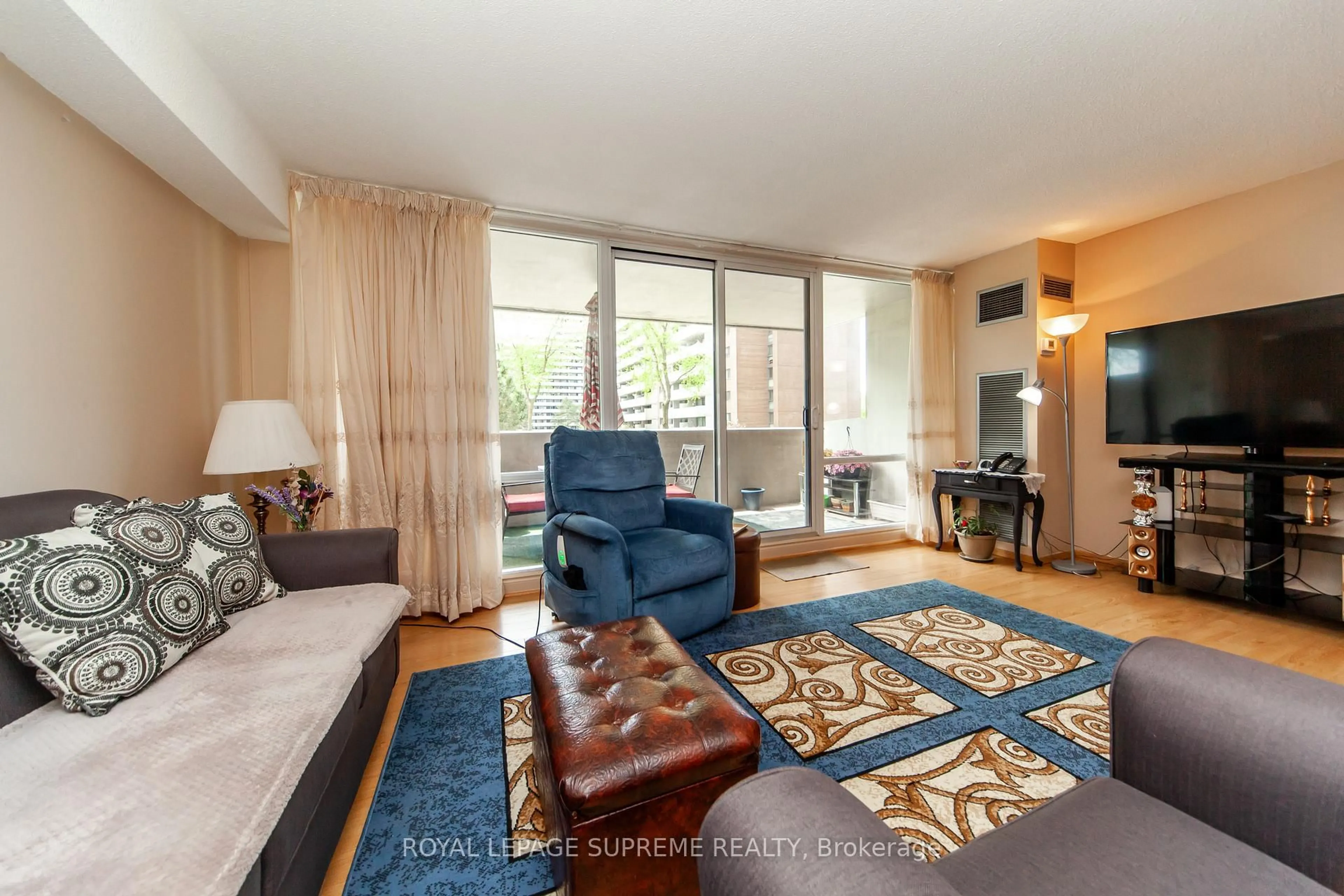 Living room with furniture, unknown for 270 Scarlett Rd #205, Toronto Ontario M6N 4X7