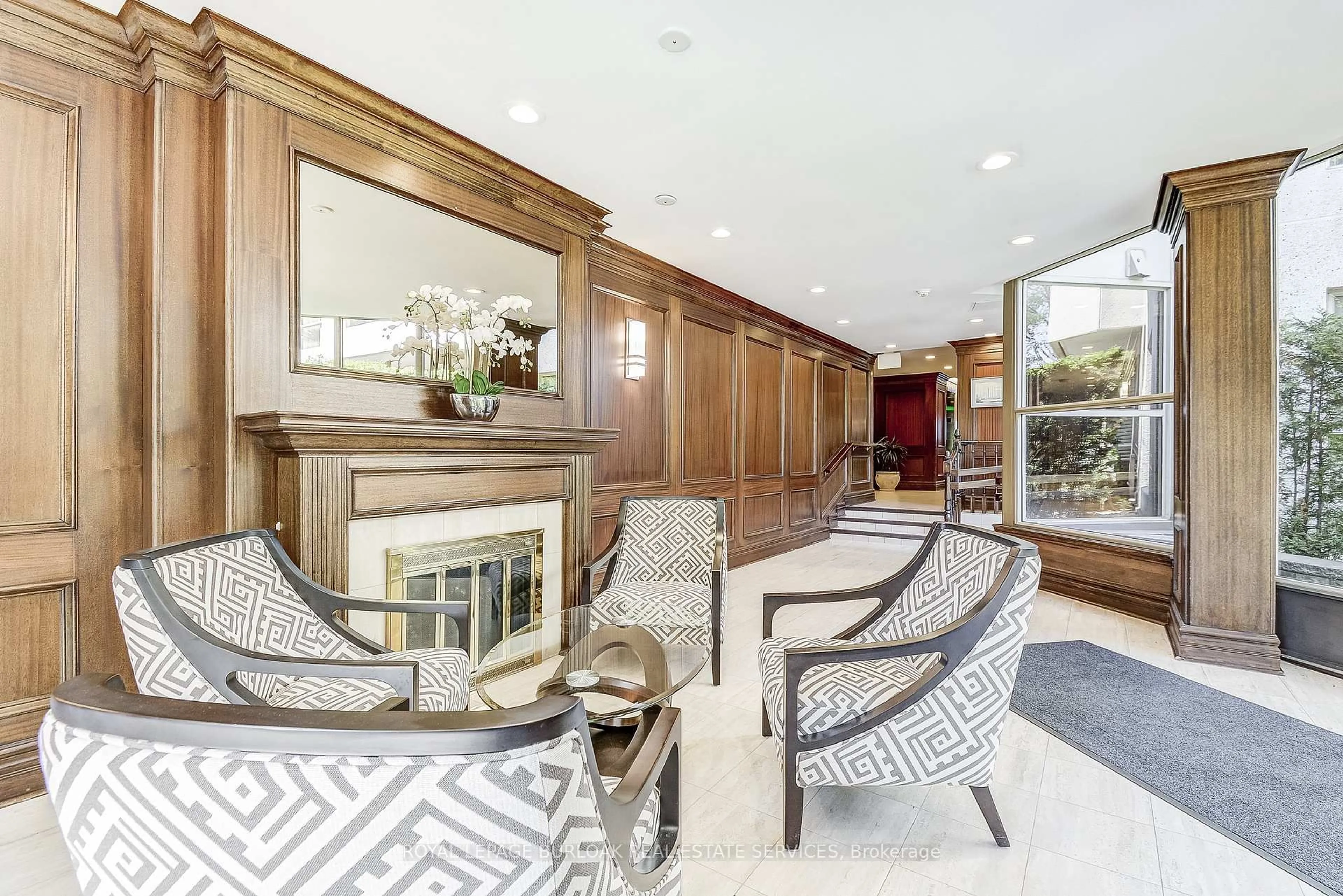 Lobby for 1201 North Shore Blvd #809, Burlington Ontario L7S 1Z5