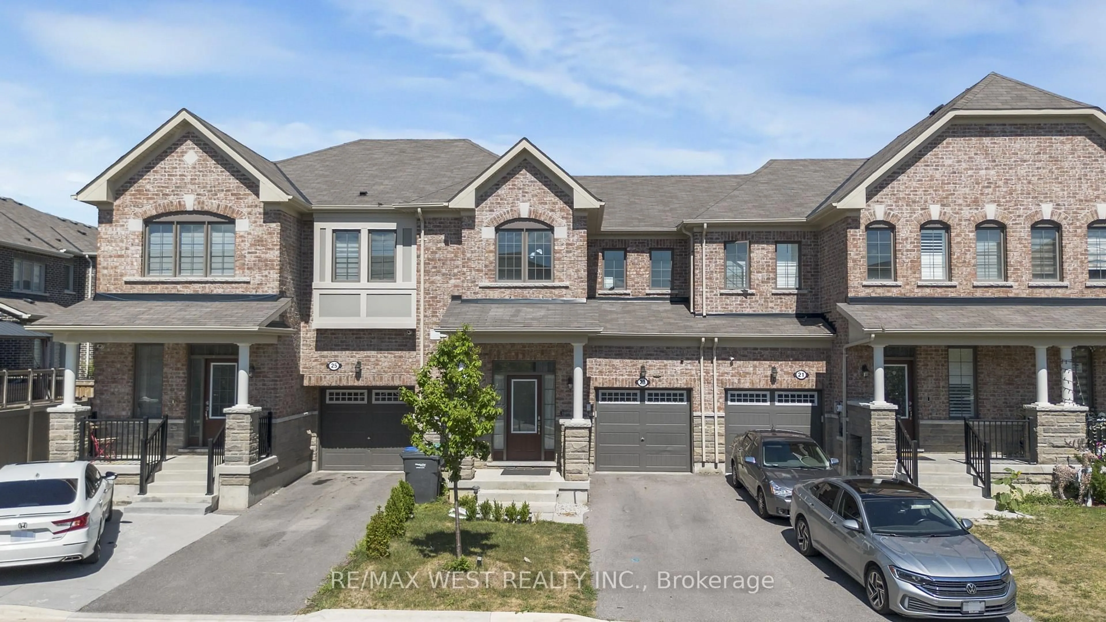 Home with brick exterior material, street for 23 Circus Cres, Brampton Ontario L7A 0H1