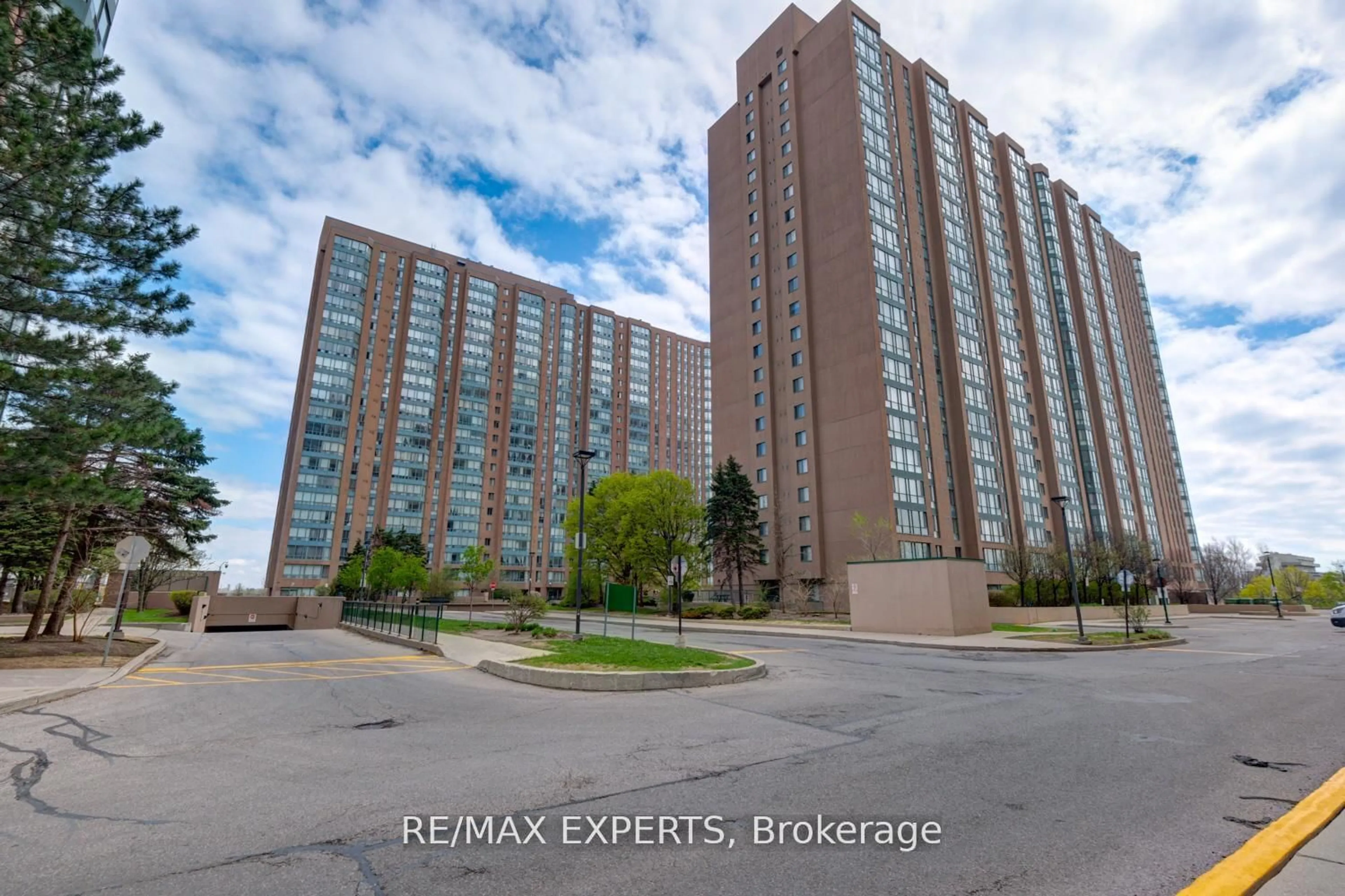 A pic from outside/outdoor area/front of a property/back of a property/a pic from drone, street for 145 Hillcrest Ave #502, Mississauga Ontario L5B 3Z1