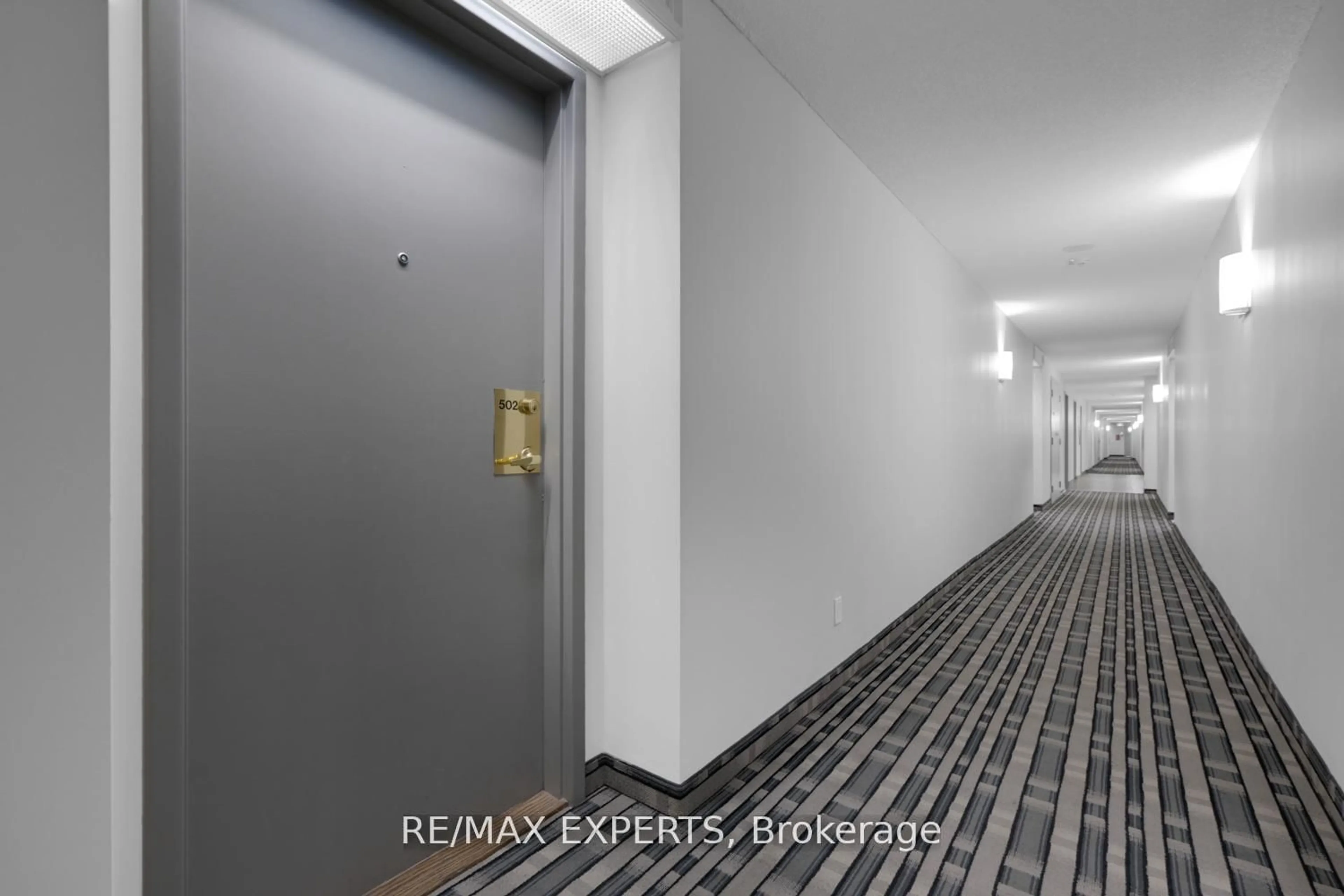 Unknown for 145 Hillcrest Ave #502, Mississauga Ontario L5B 3Z1