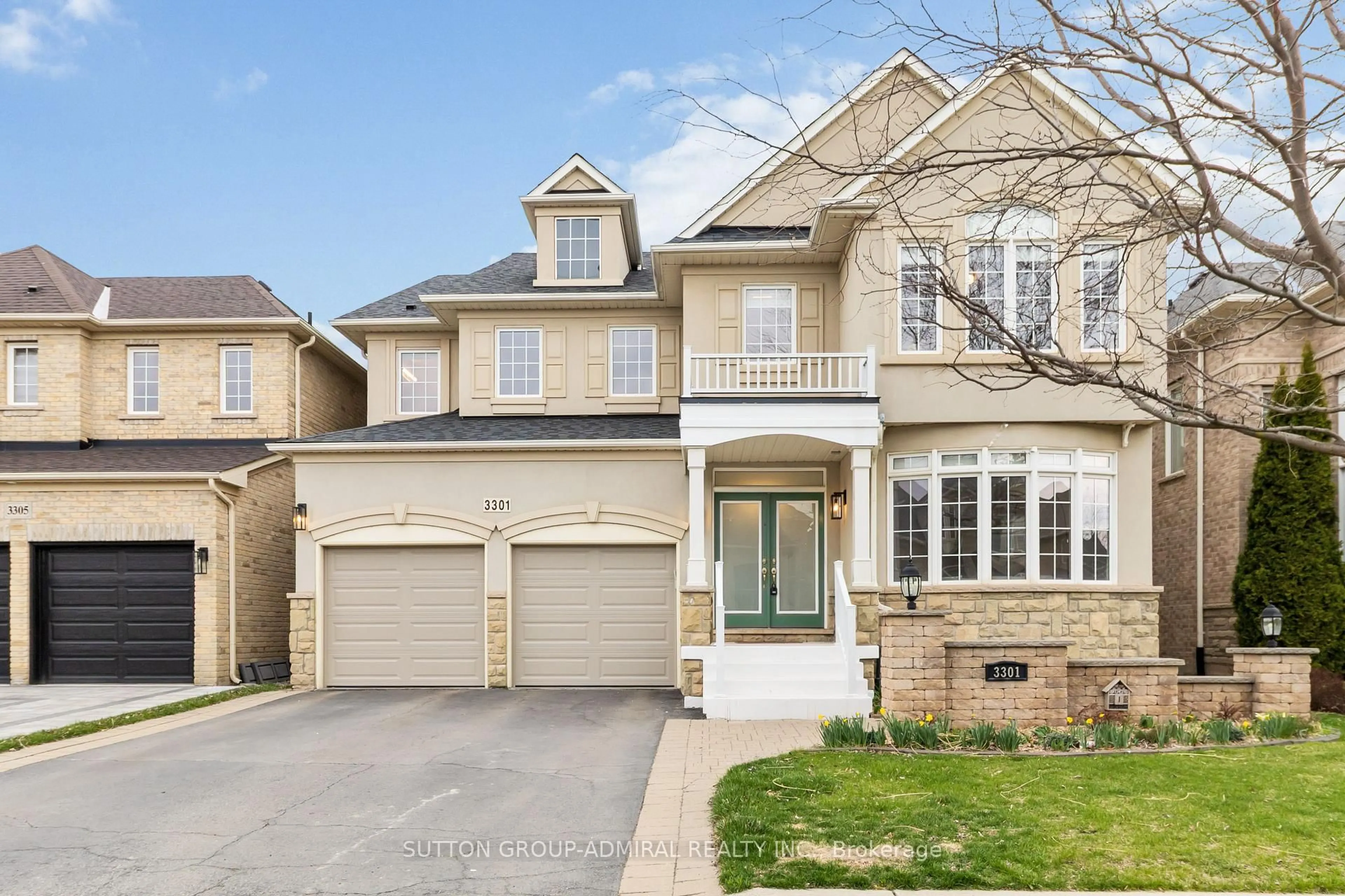 Home with brick exterior material, street for 3301 Skipton Lane, Oakville Ontario L6M 0K2