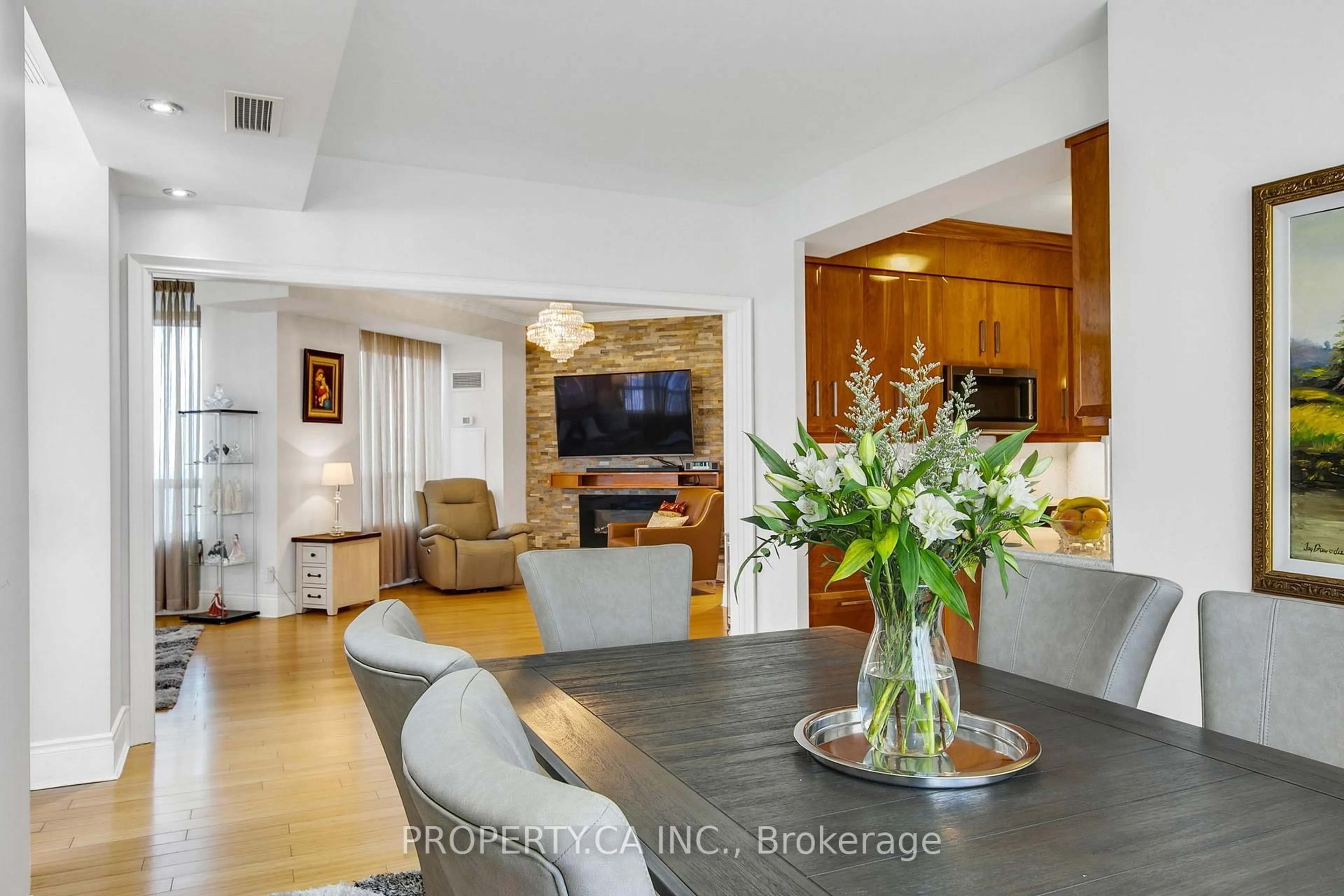 Unknown for 3880 Duke Of York Blvd #2804, Mississauga Ontario L5B 4M7