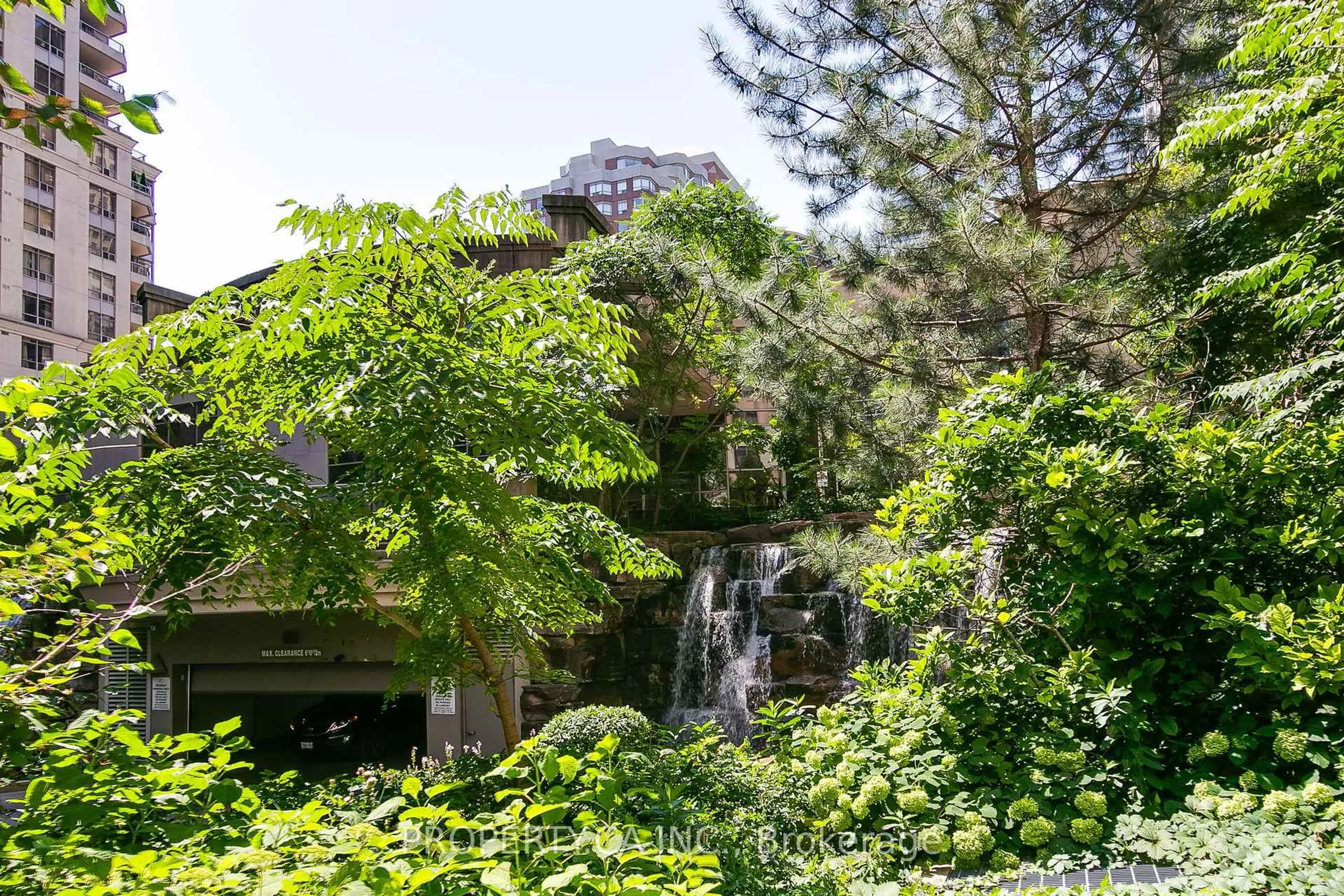 Unknown for 3880 Duke Of York Blvd #2804, Mississauga Ontario L5B 4M7