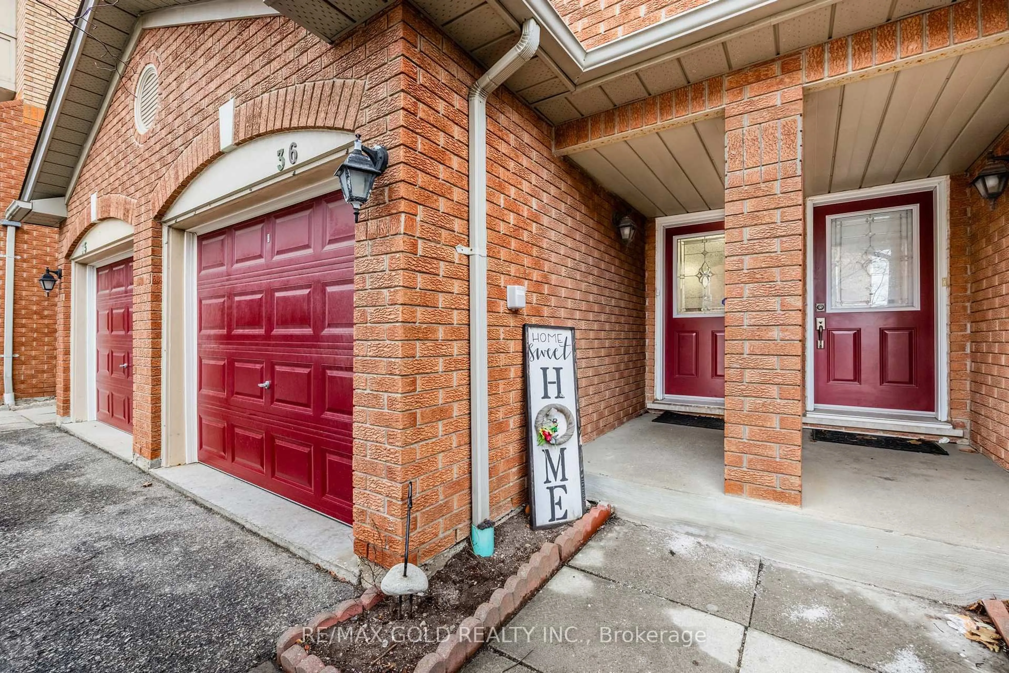 Home with brick exterior material, street for 6950 Tenth Line #36, Mississauga Ontario L5N 6Y1