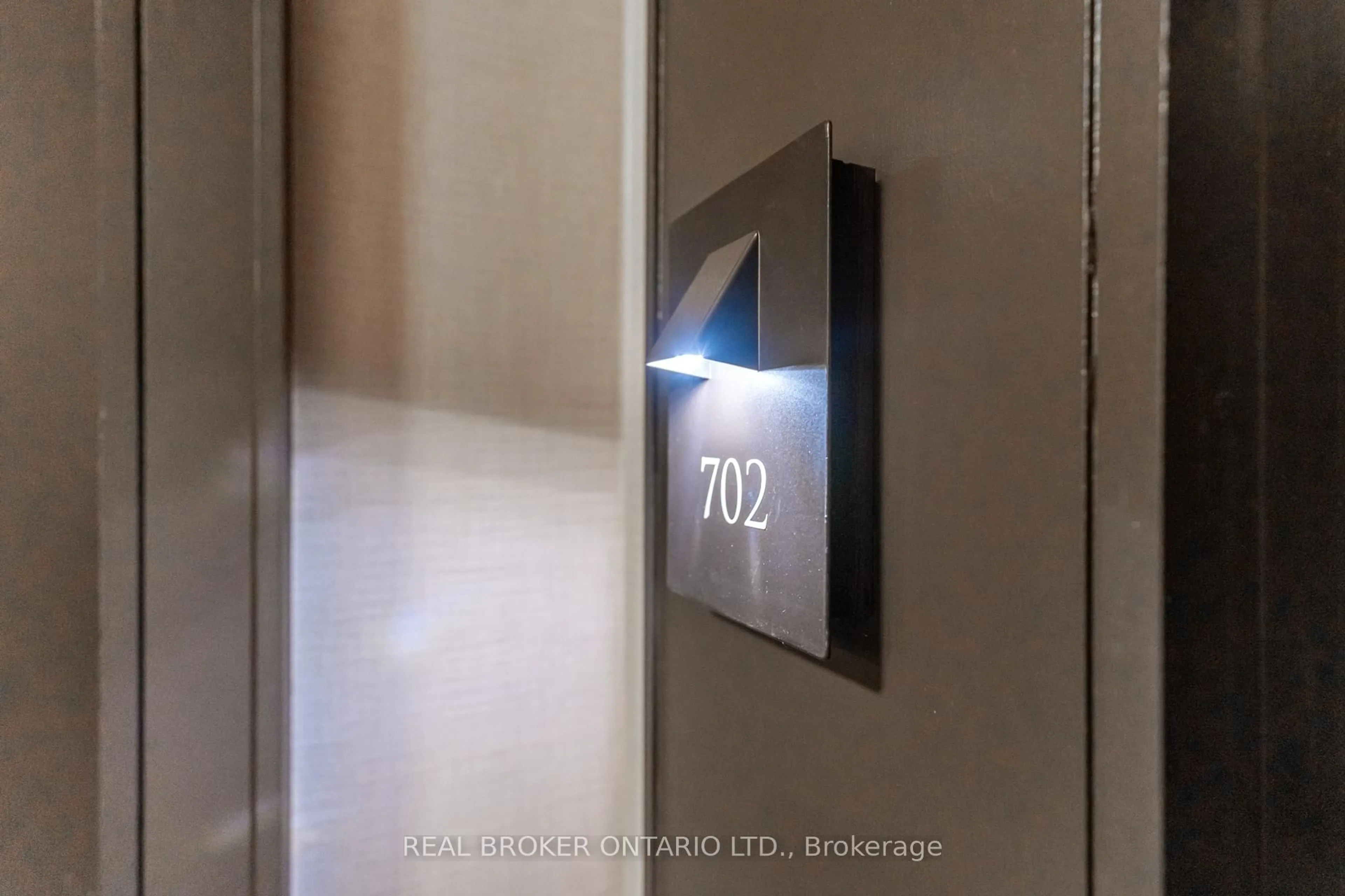 Unknown for 2240 Lakeshore Blvd #702, Toronto Ontario M8V 1B0