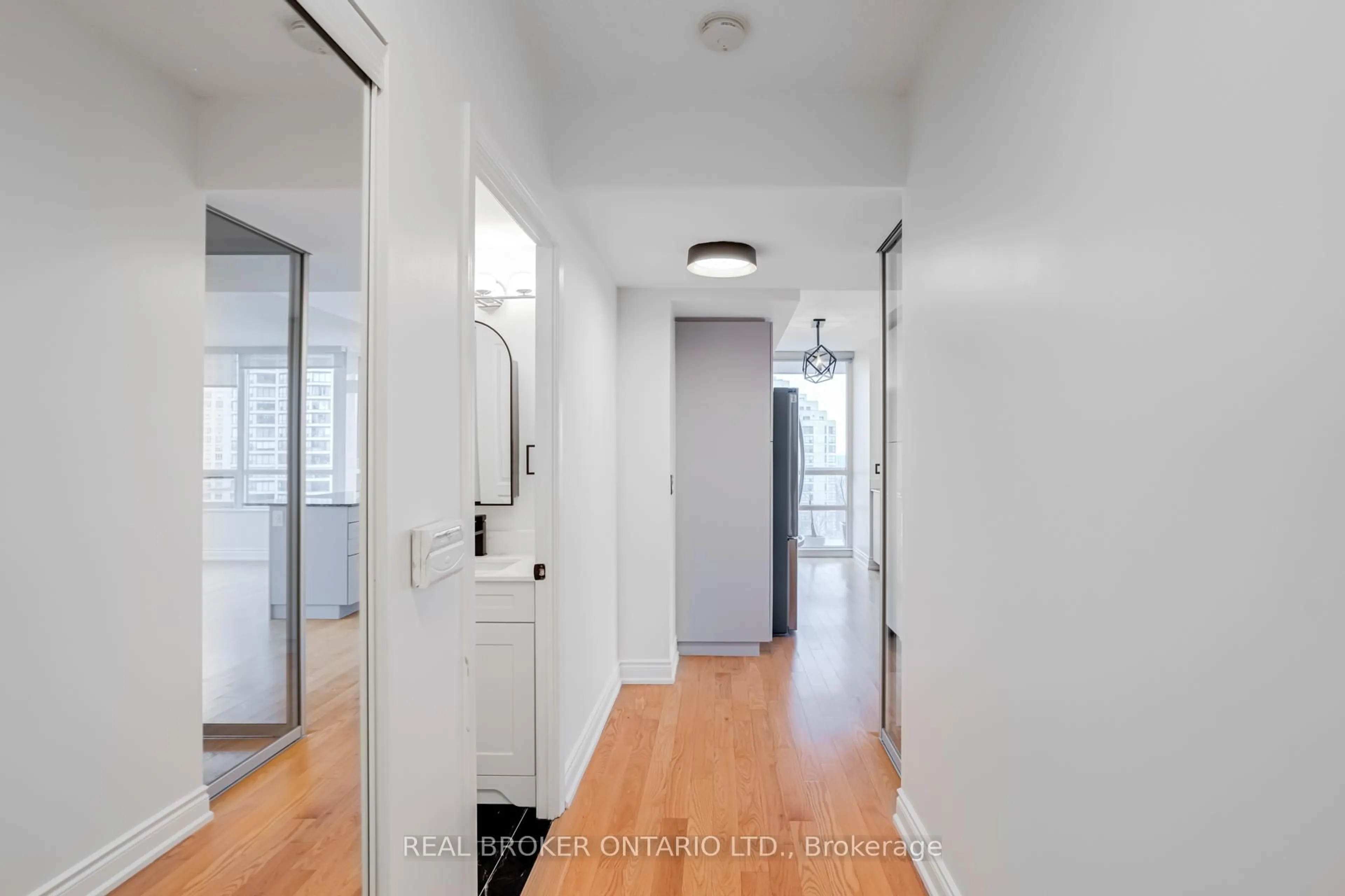 Indoor entryway for 2240 Lakeshore Blvd #702, Toronto Ontario M8V 1B0