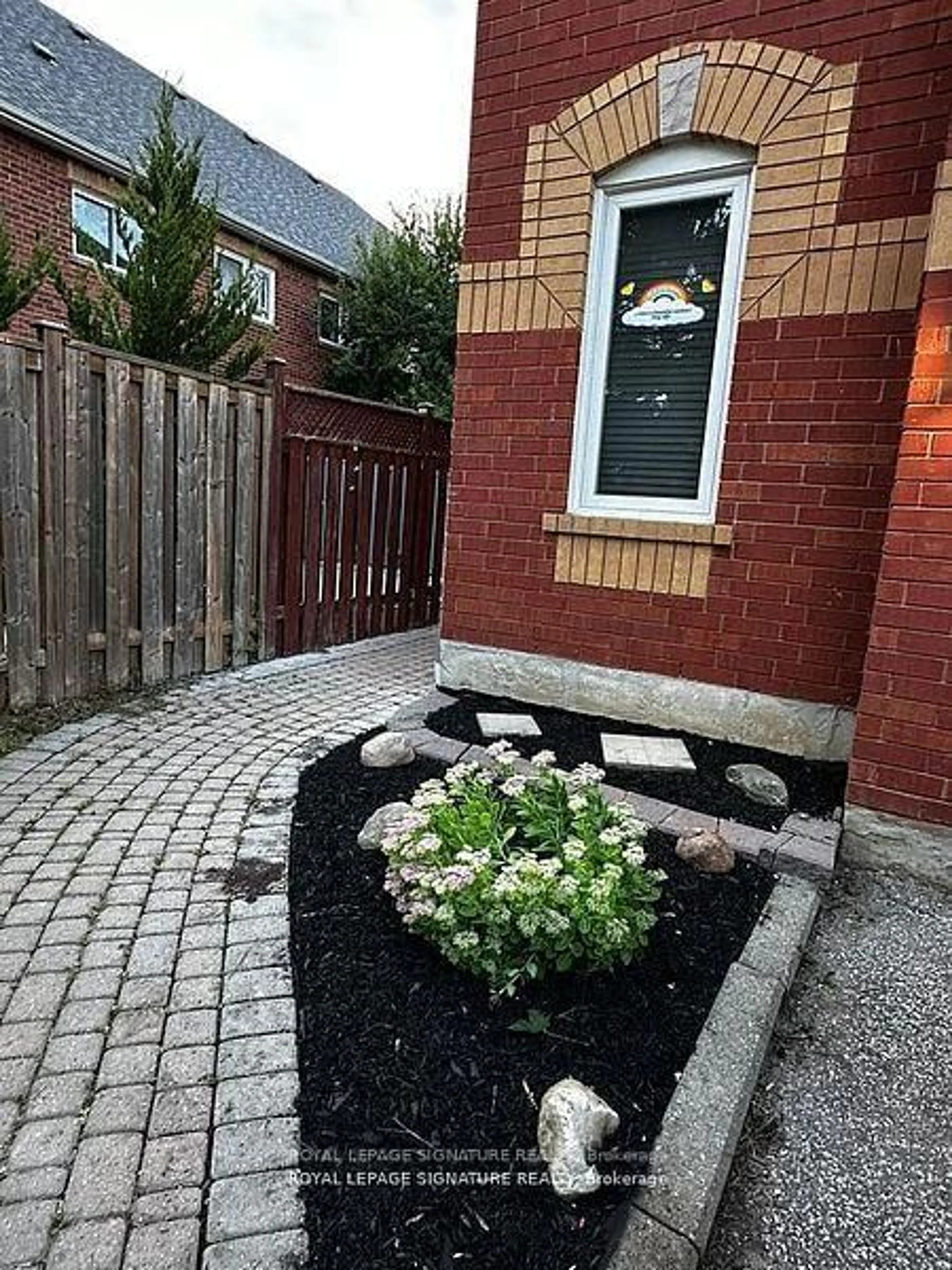 Patio, street for 3819 Allcroft Rd, Mississauga Ontario L5N 7E1