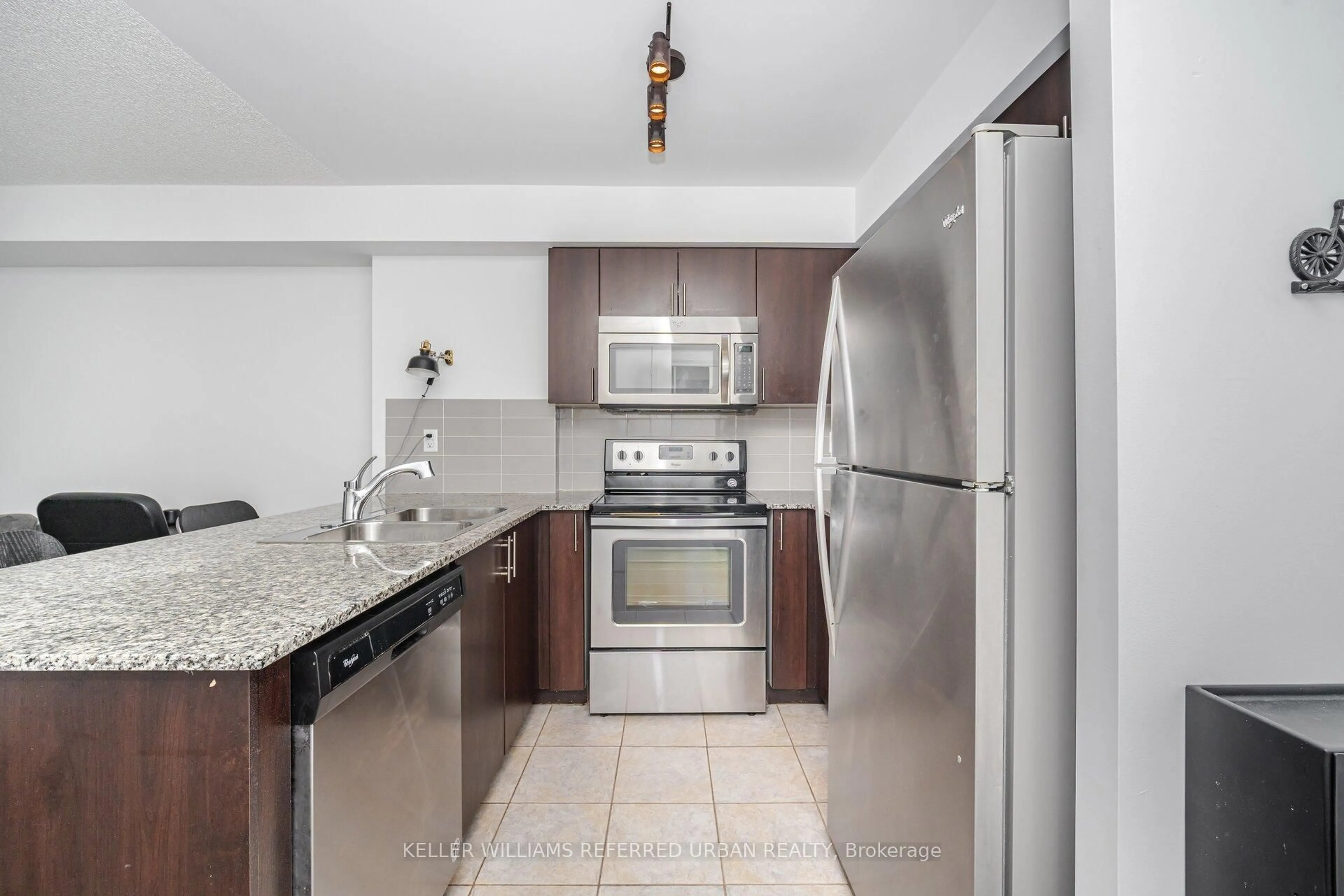 Standard kitchen, unknown for 1410 Dupont St #1608, Toronto Ontario M6H 0B6