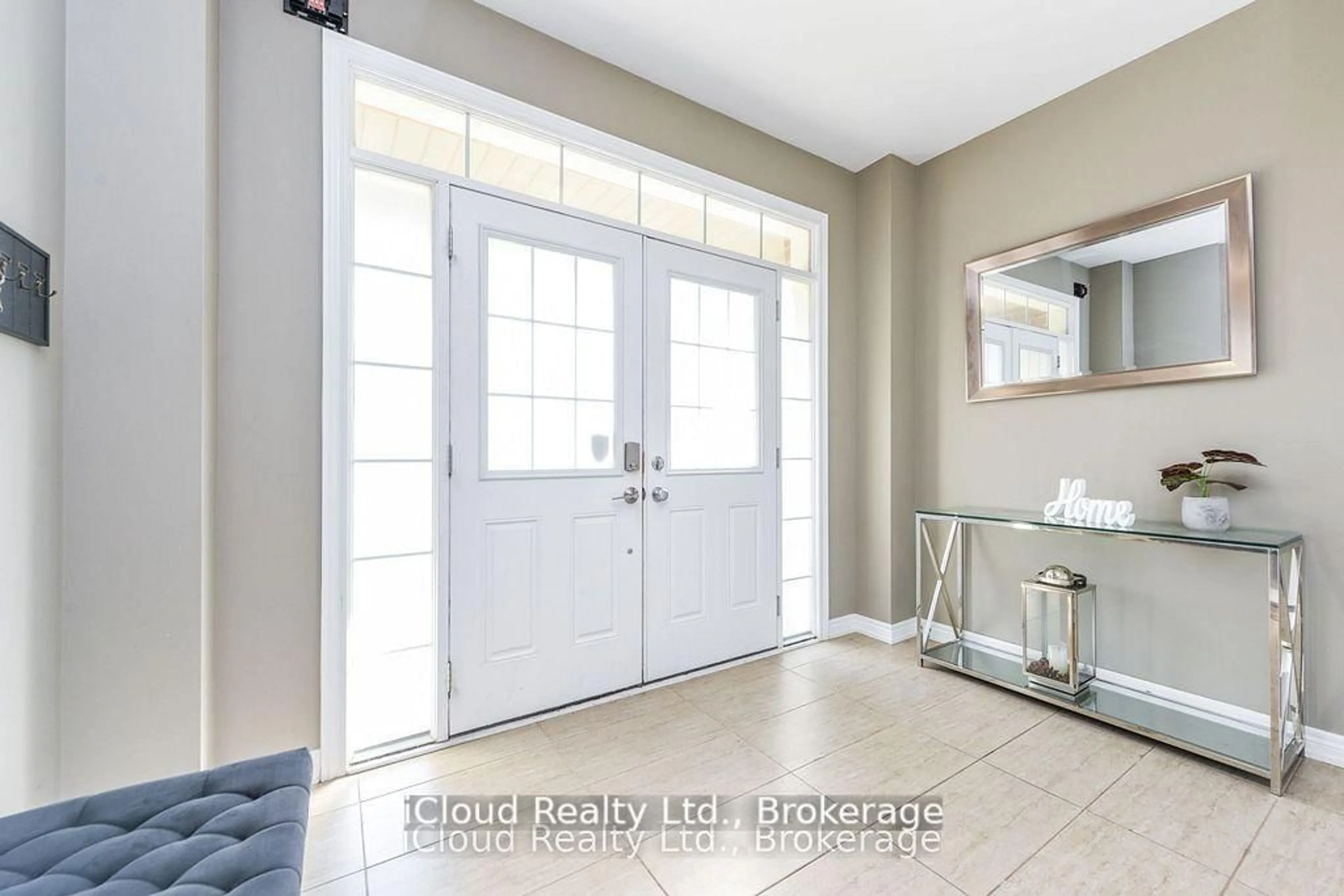 Indoor entryway for 60 Valleyway Dr, Brampton Ontario L6X 5G1