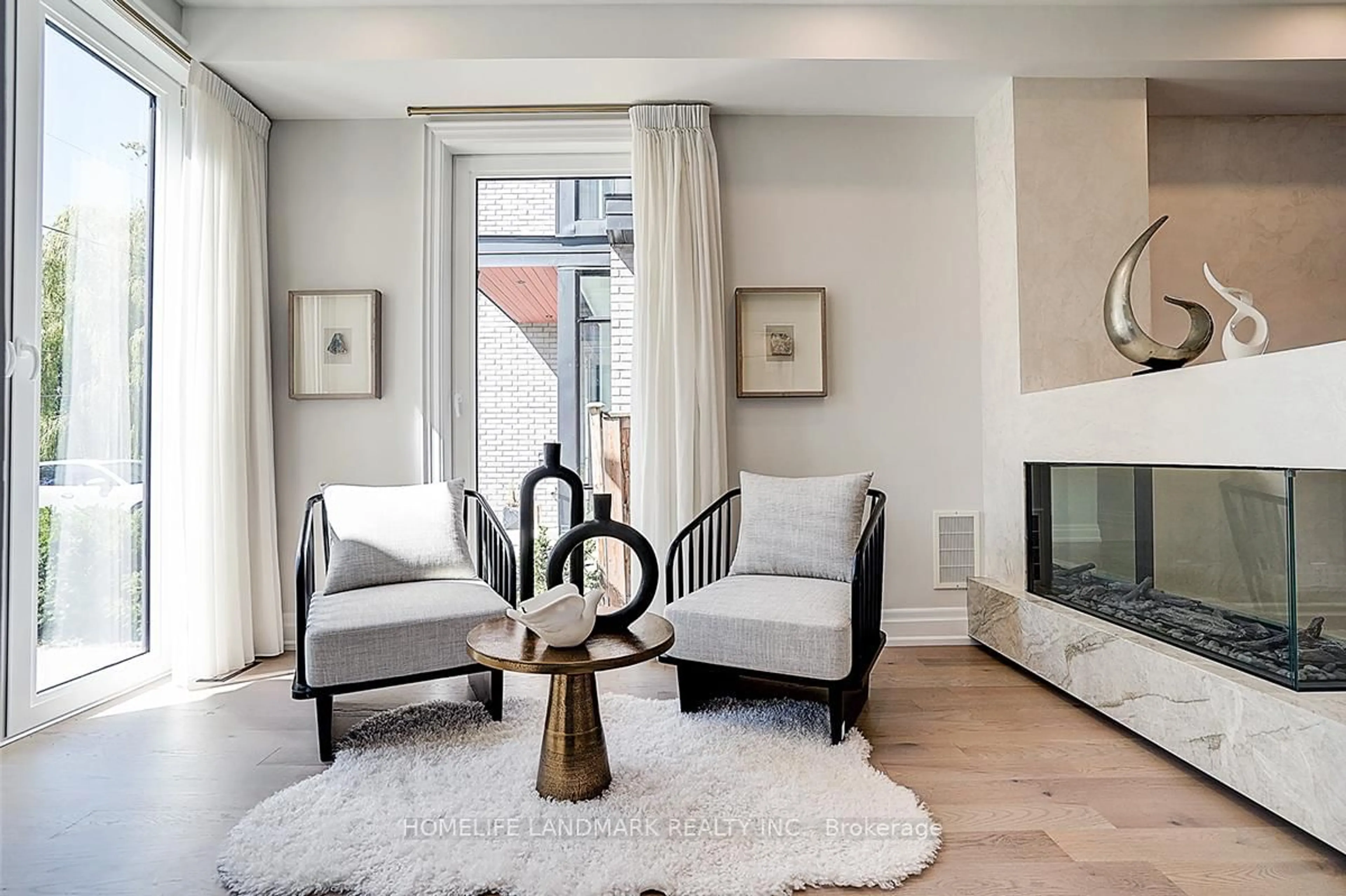 Living room with furniture, unknown for 937 Goodwin Rd, Mississauga Ontario L5G 4J9