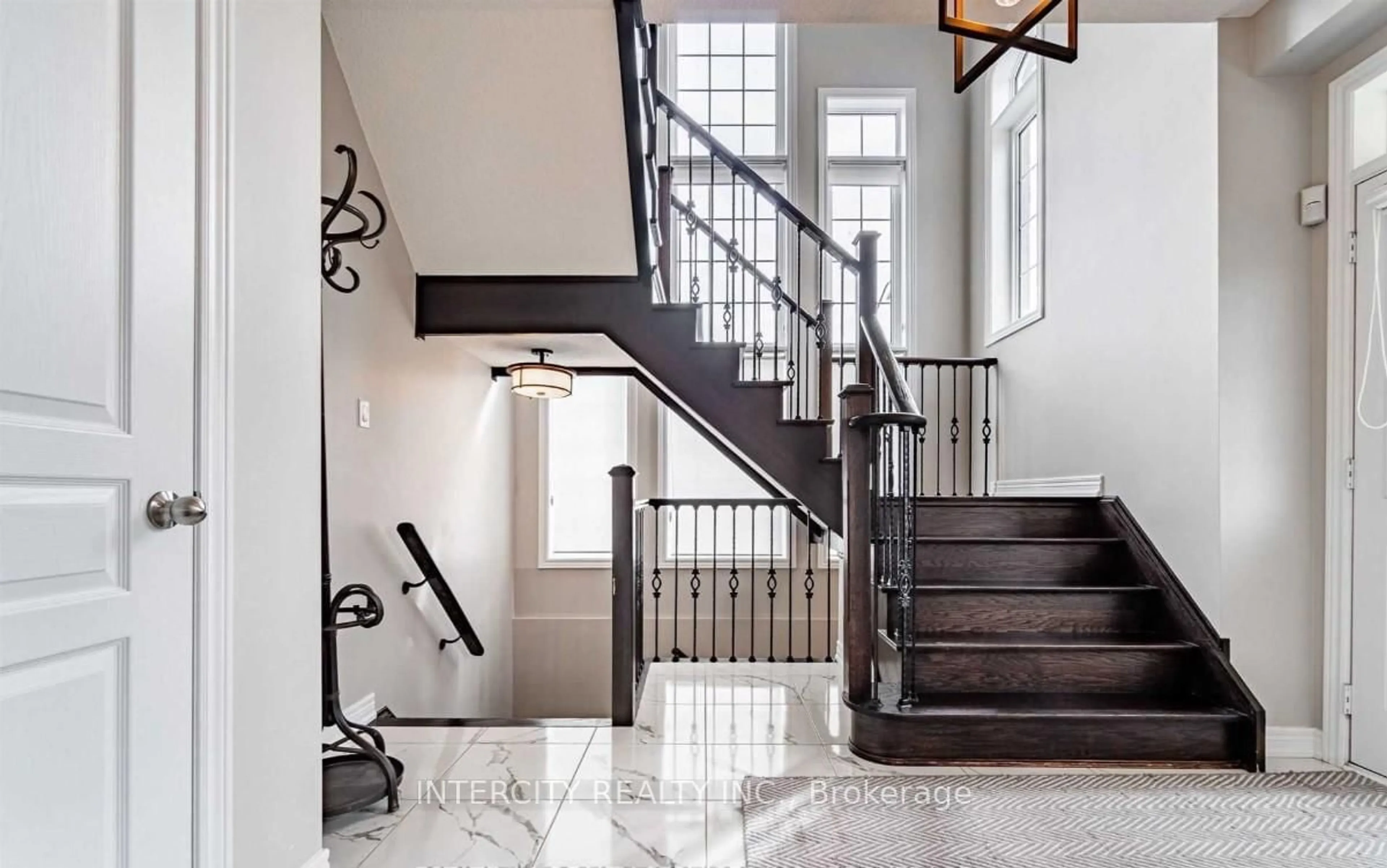 Unknown for 363 Robert Parkinson Dr, Brampton Ontario L7A 4C3