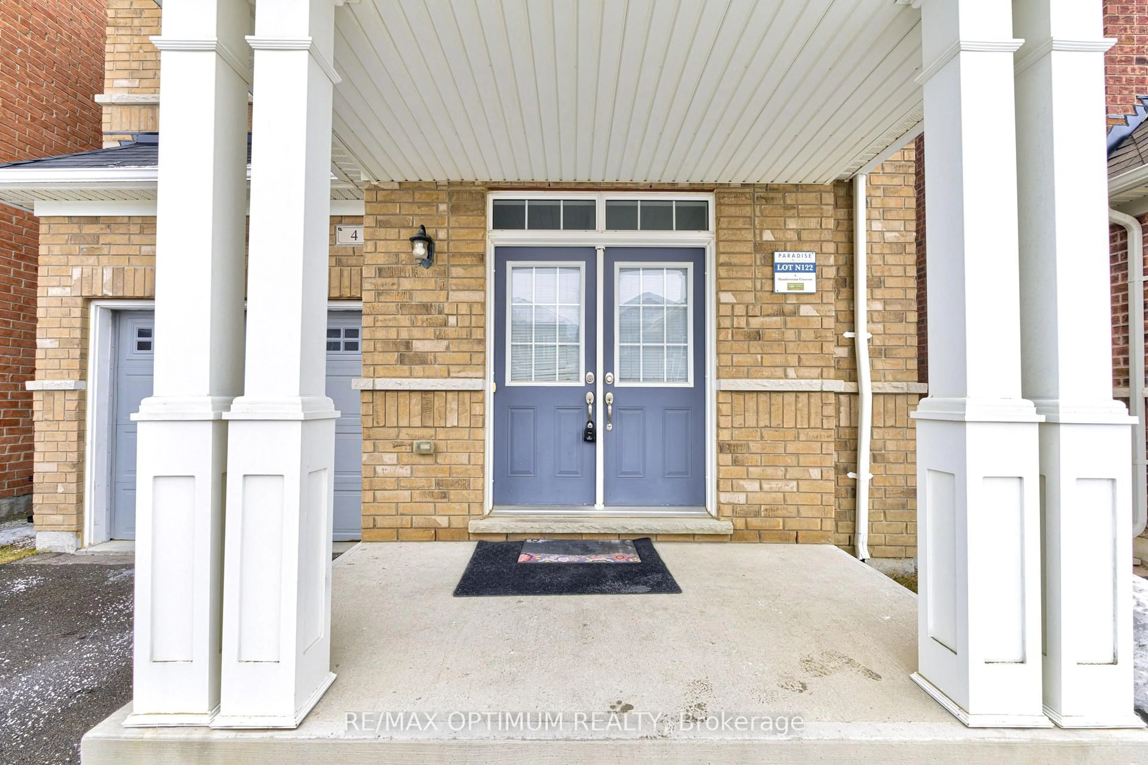 Indoor entryway for 4 Humberstone Cres, Brampton Ontario L7A 4C1