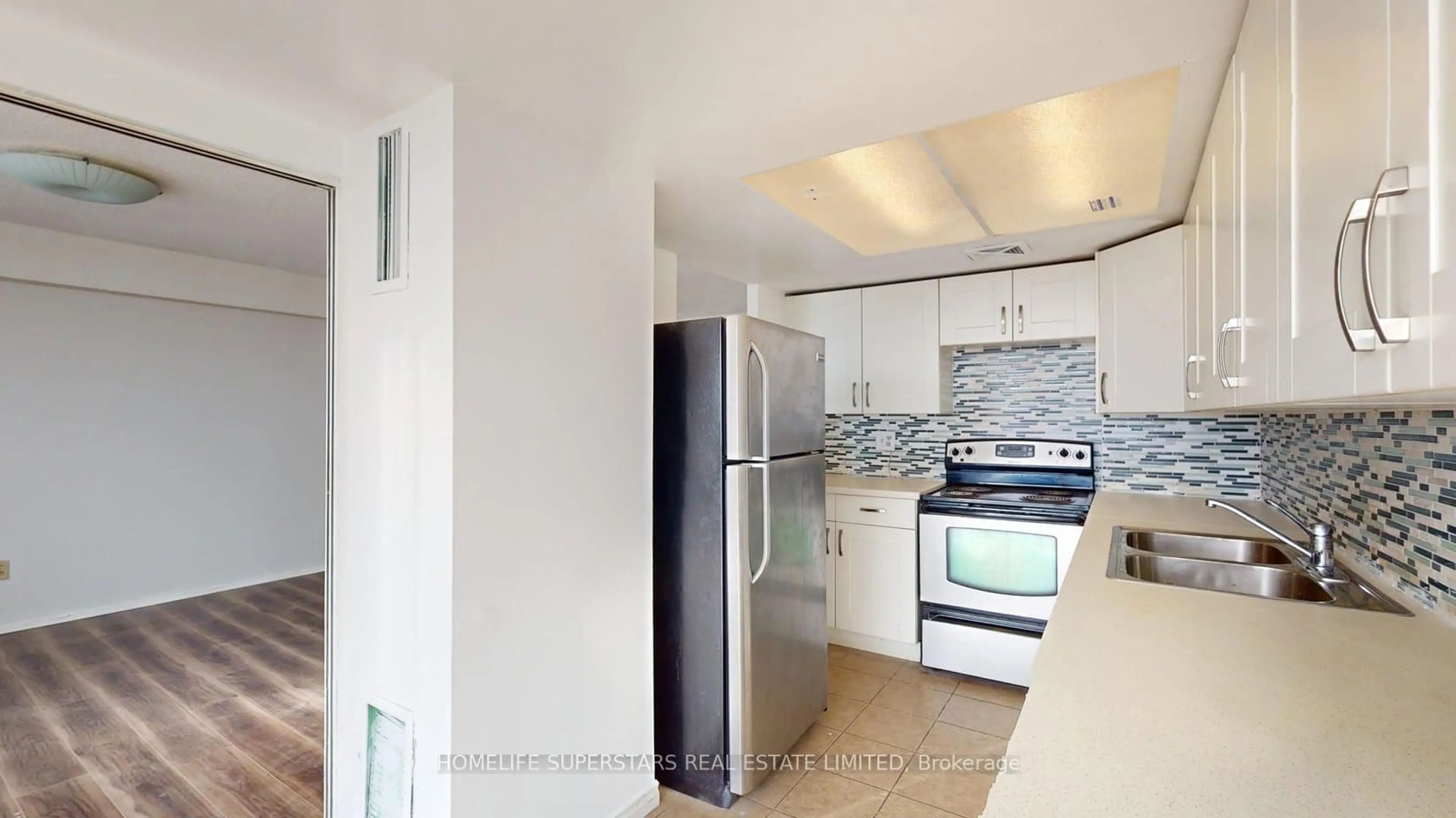 Standard kitchen, ceramic/tile floor for 10 Markbrook Lane #1204, Toronto Ontario M9V 5E3