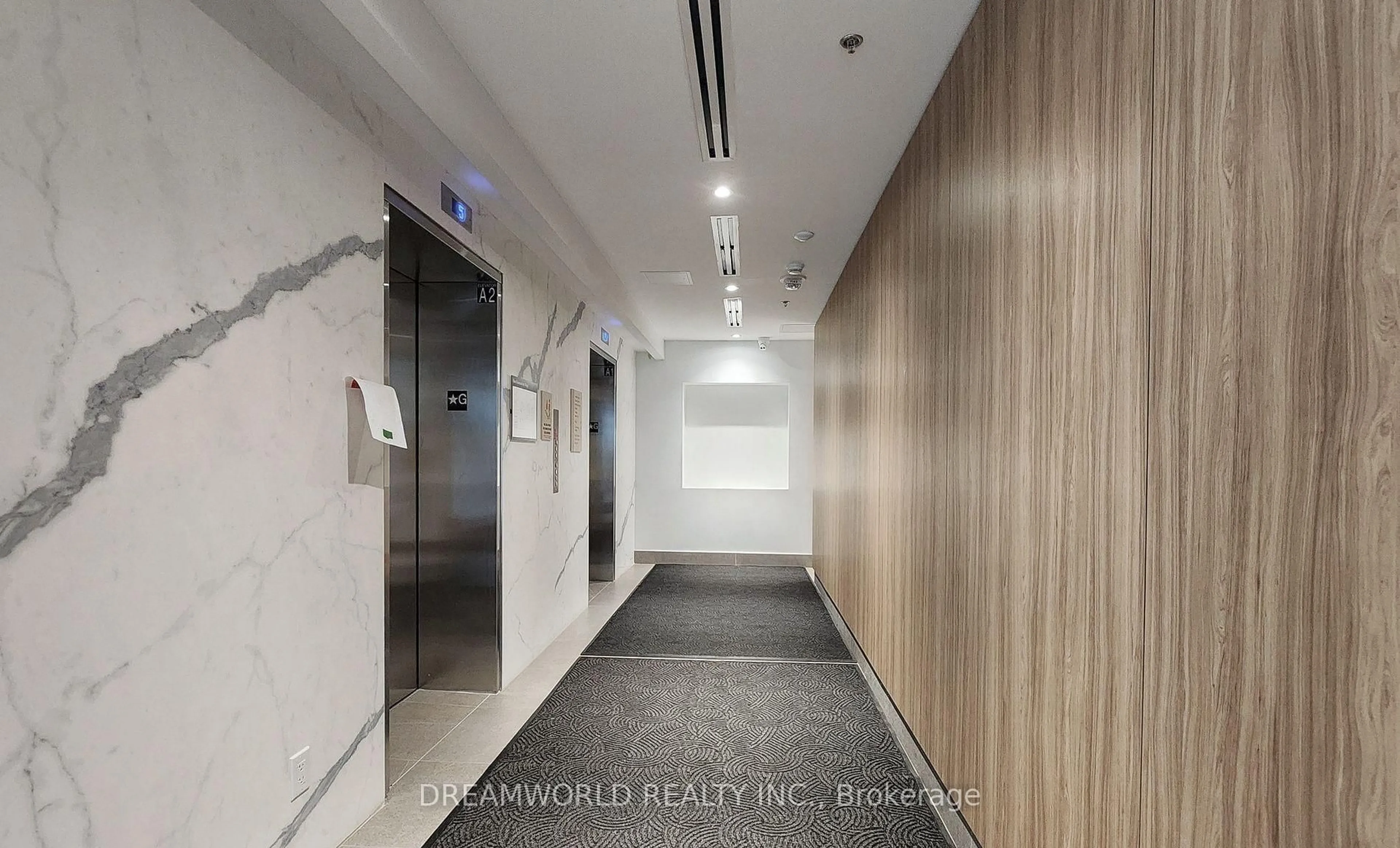 Indoor foyer for 3100 Keele St #919, Toronto Ontario M3M 2H4