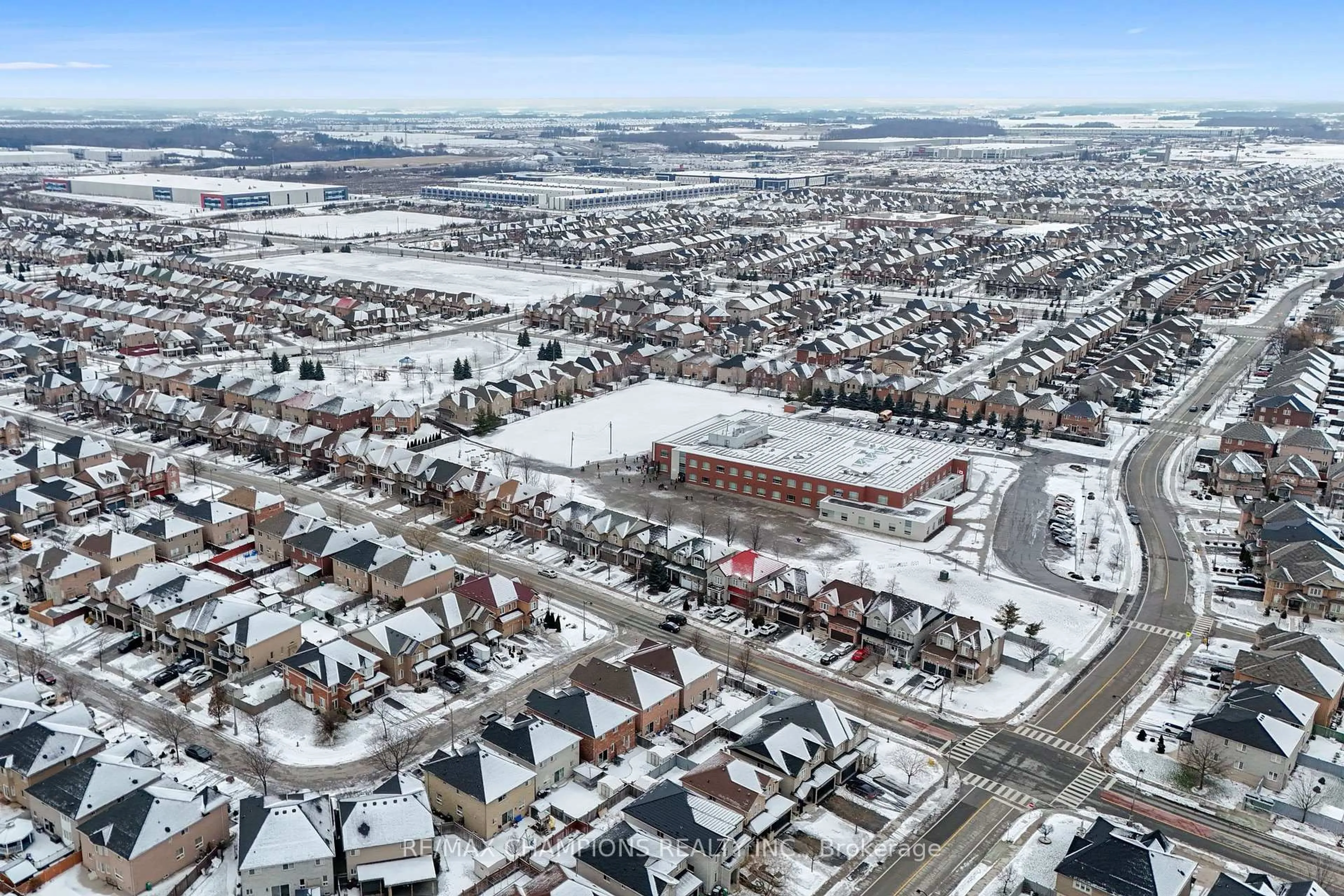 A pic from outside/outdoor area/front of a property/back of a property/a pic from drone, street for 456 Father Tobin Rd, Brampton Ontario L6R 0S2