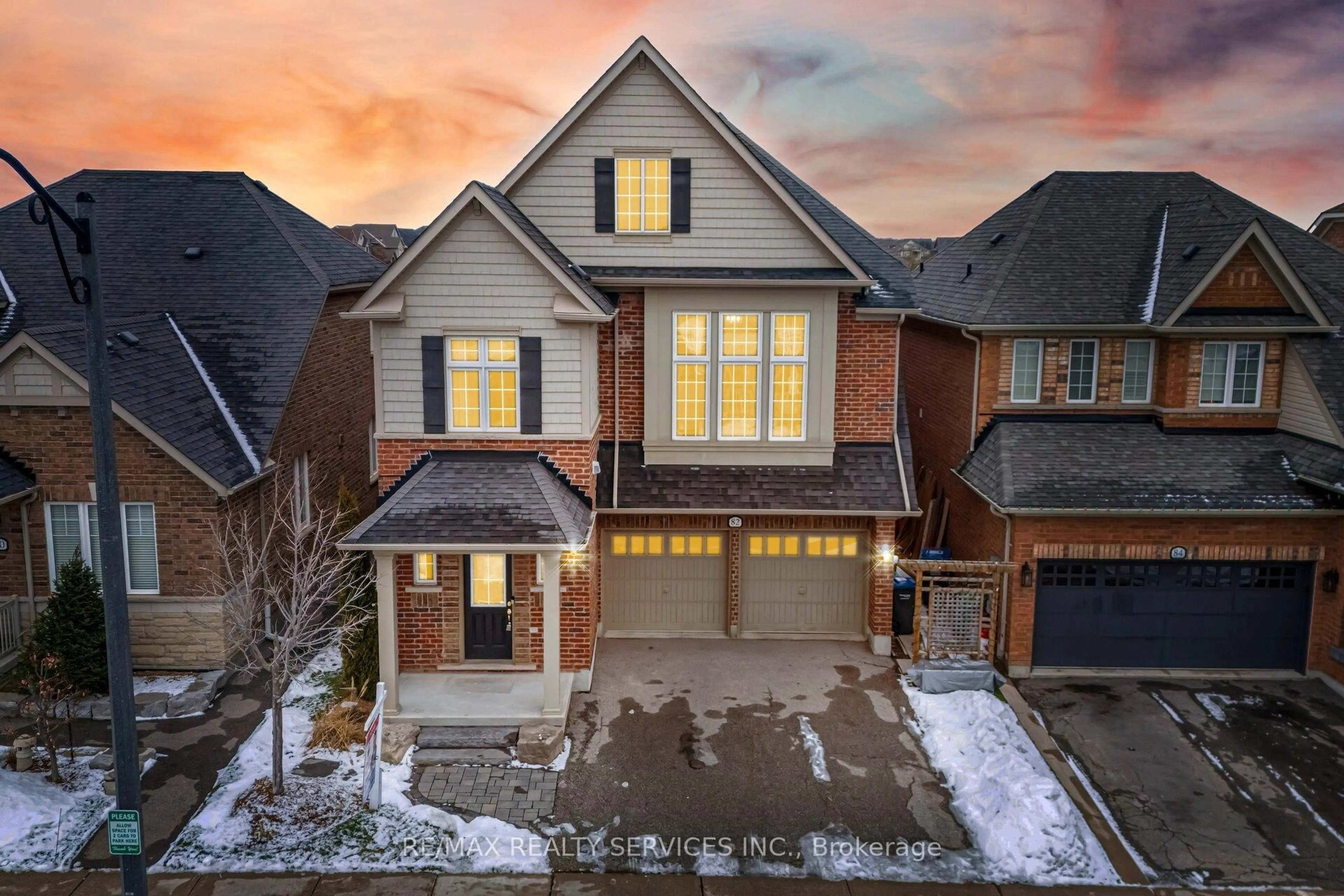 A pic from outside/outdoor area/front of a property/back of a property/a pic from drone, street for 82 Waterville Way, Caledon Ontario L7C 3P2