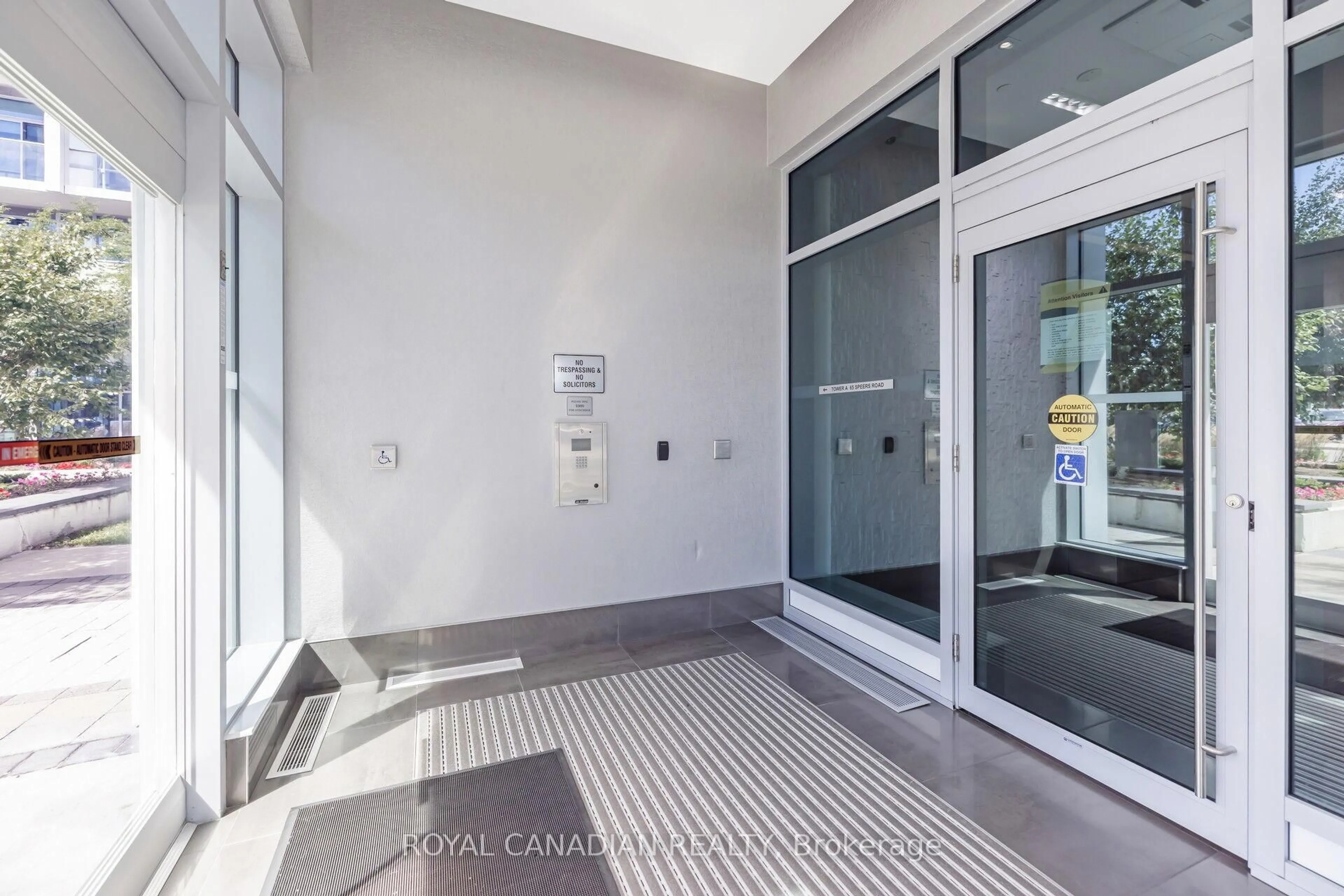 Indoor foyer for 55 Speers Rd #308, Oakville Ontario L6K 0H9