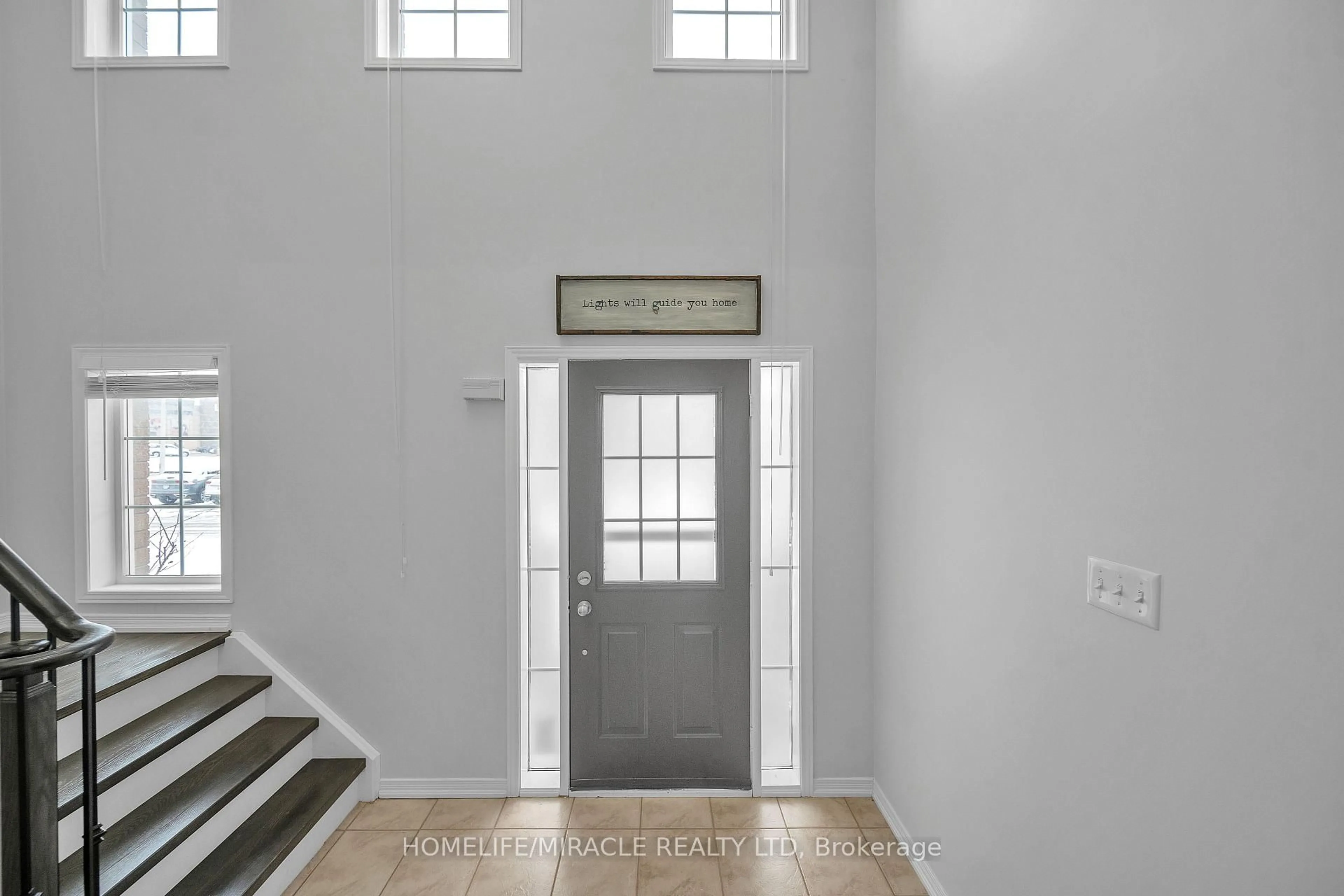 Indoor entryway for 279 Van Allen Gate, Milton Ontario L9T 5Y9