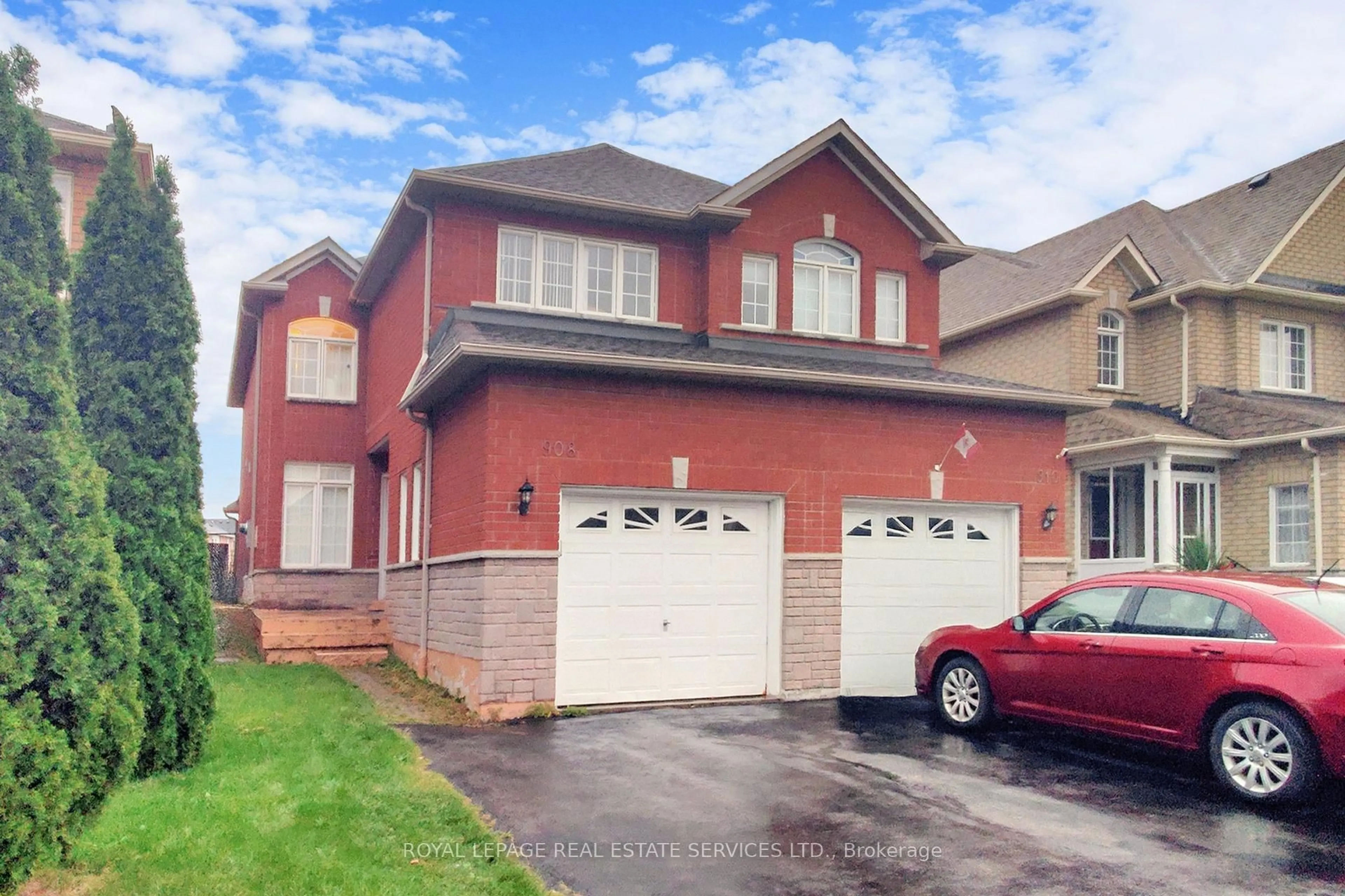 Home with brick exterior material, street for 908 Stonebridge Ave, Mississauga Ontario L5V 2L5