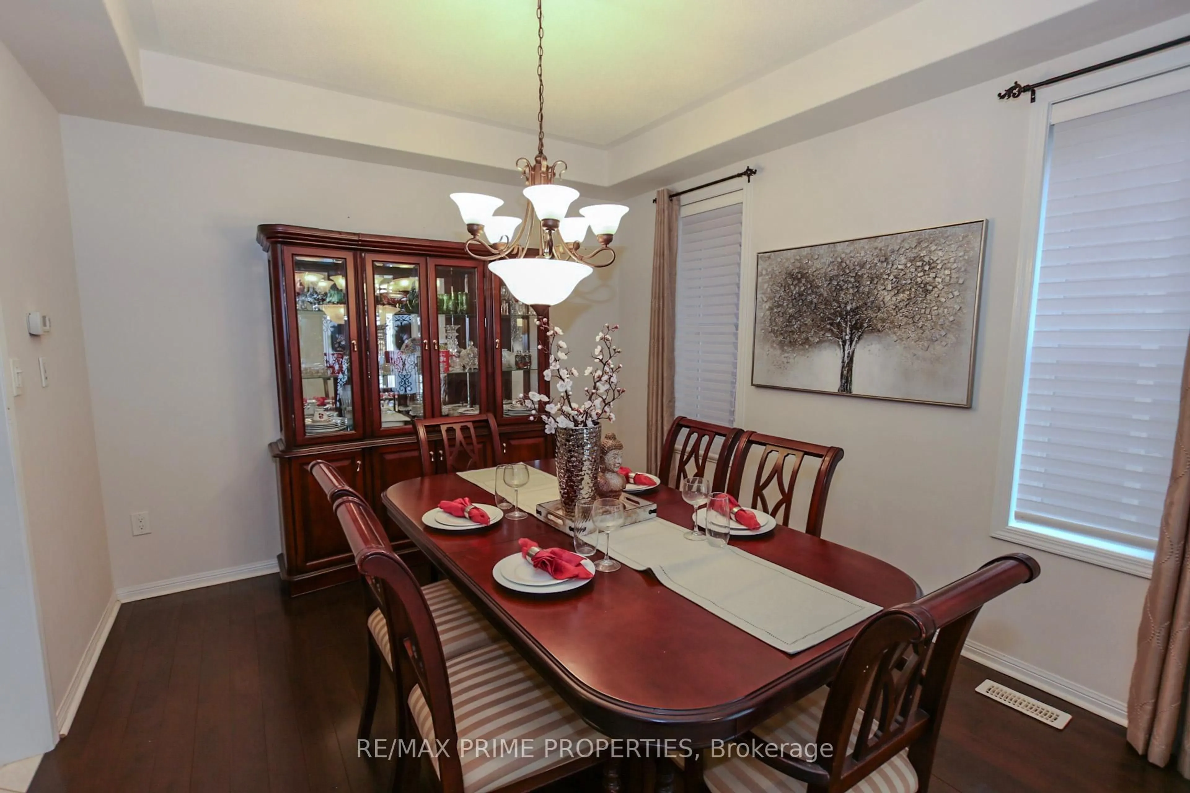 Dining room, wood/laminate floor for 50 Gibbs Rd, Brampton Ontario L7A 0Y5