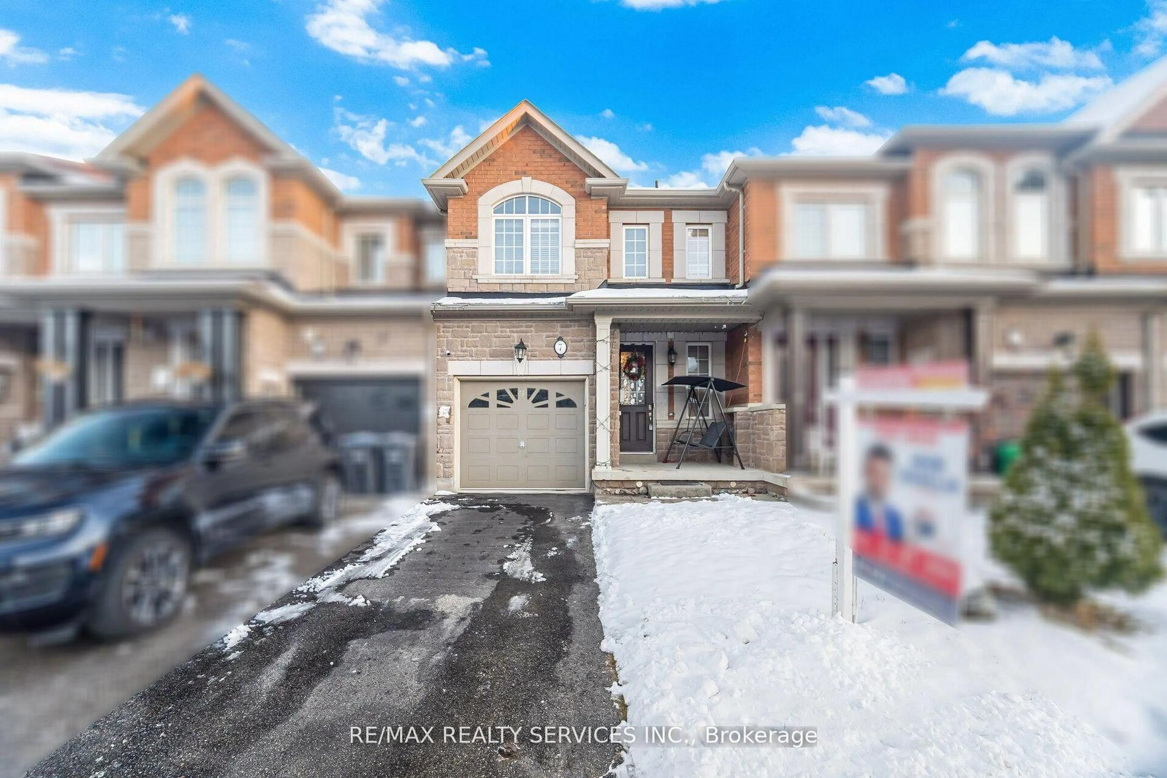 A pic from outside/outdoor area/front of a property/back of a property/a pic from drone, street for 7 Dufay Rd, Brampton Ontario L7A 4A1