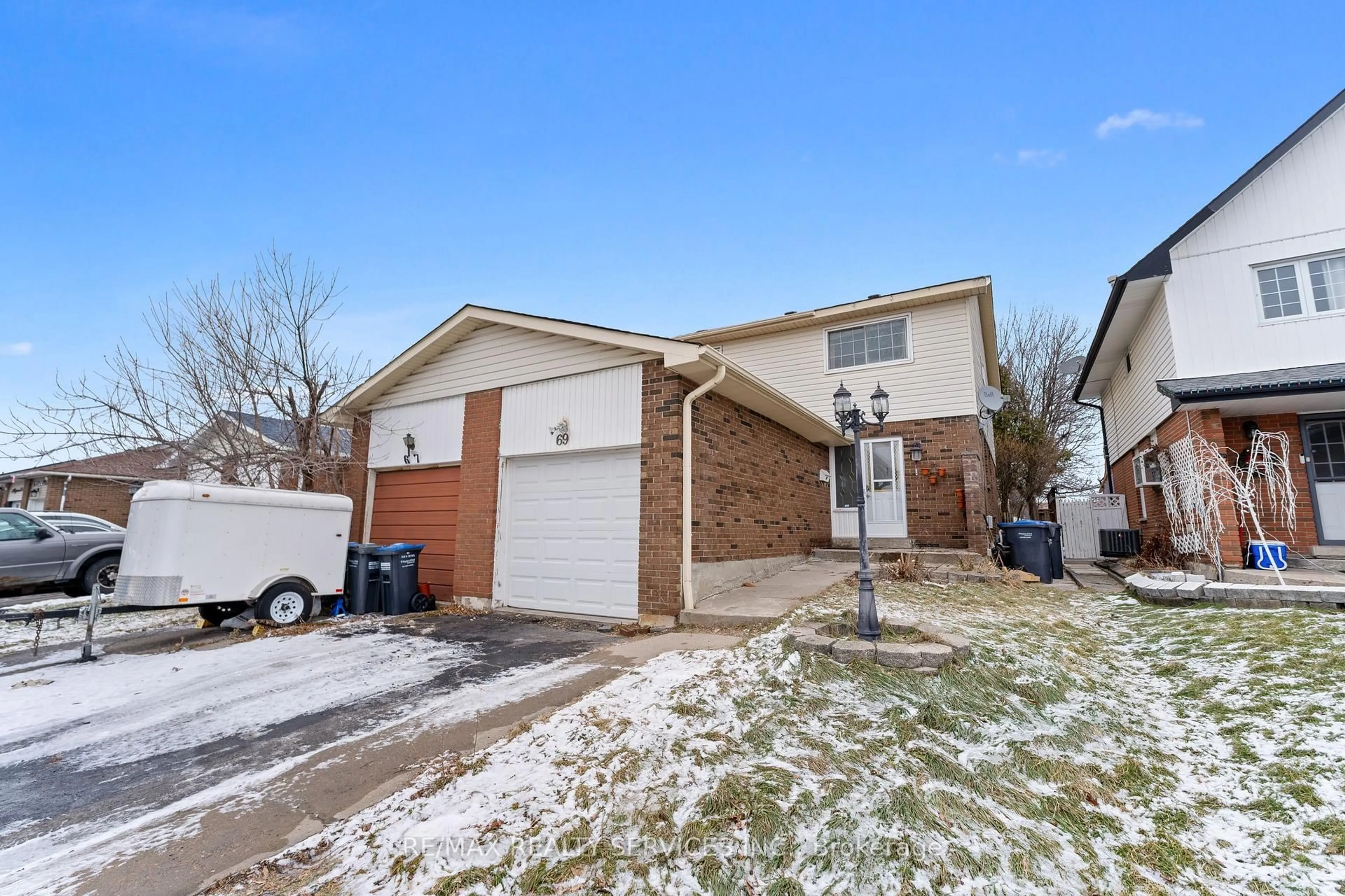 Home with brick exterior material, street for 69 Kingswood Dr, Brampton Ontario L6V 2X5