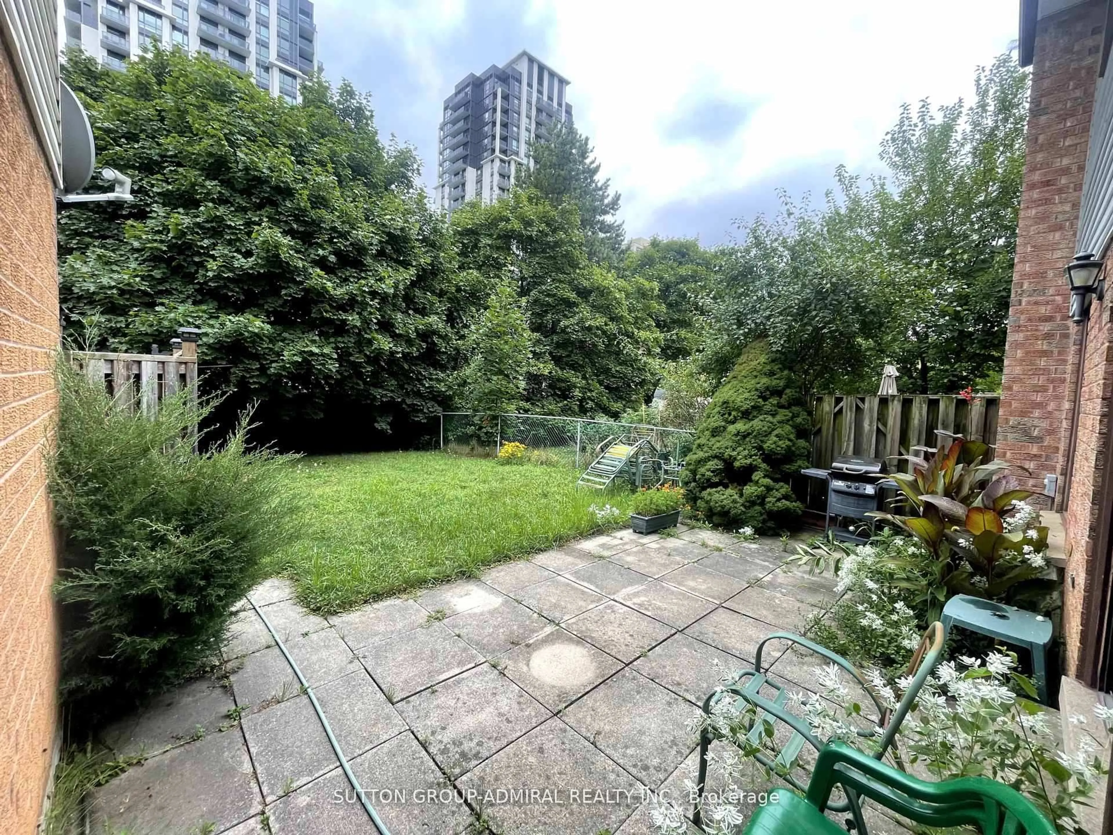 Patio, forest/trees view for 3980 Bishopstoke Lane, Mississauga Ontario L4Z 1J2