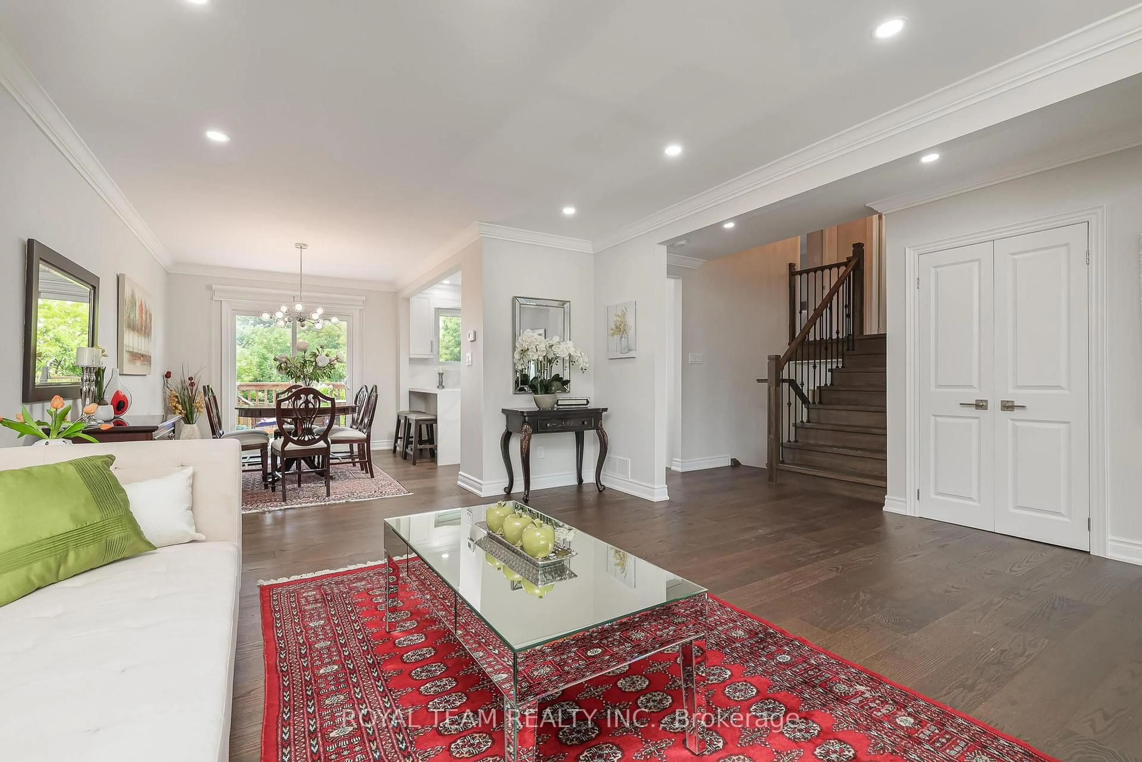 Indoor entryway for 6 Crioline Rd, Toronto Ontario M6L 2S3