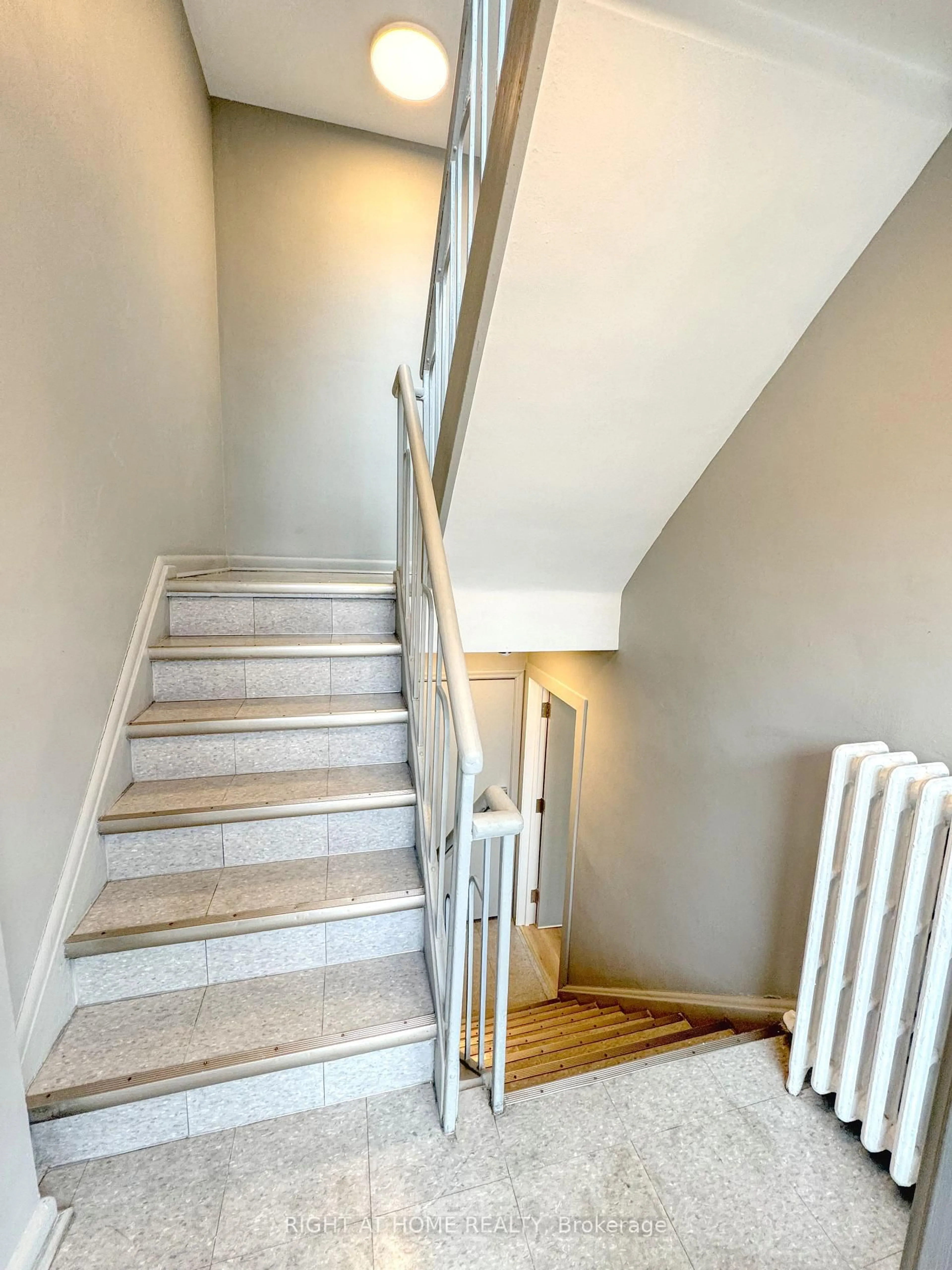 Stairs for 101 Sixteenth St, Toronto Ontario M8V 3J9