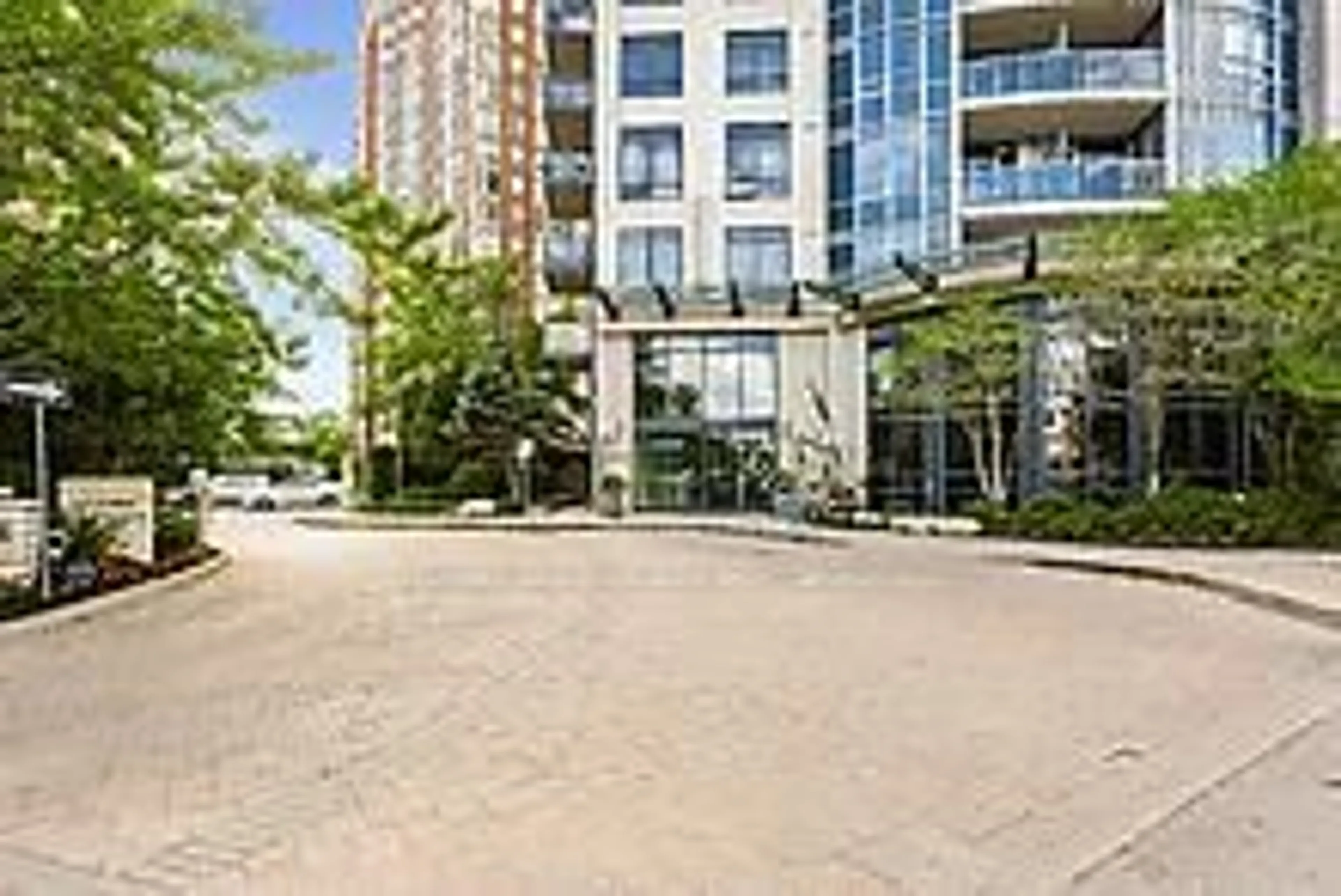 Patio, street for 330 Burnhamthorpe Rd #804, Mississauga Ontario L5R 1B8