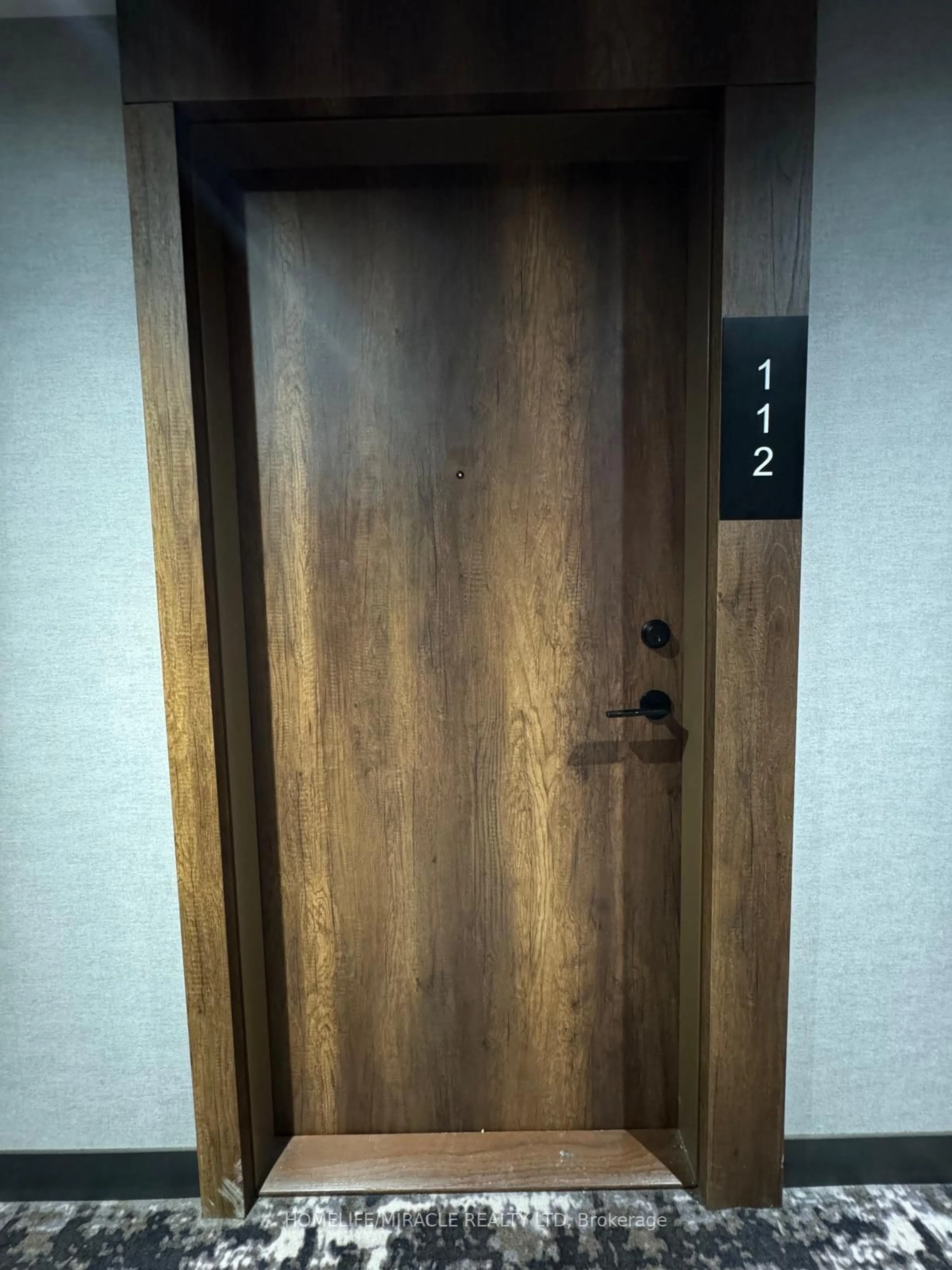 Unknown for 251 Manitoba St #112, Toronto Ontario M8Y 4G9