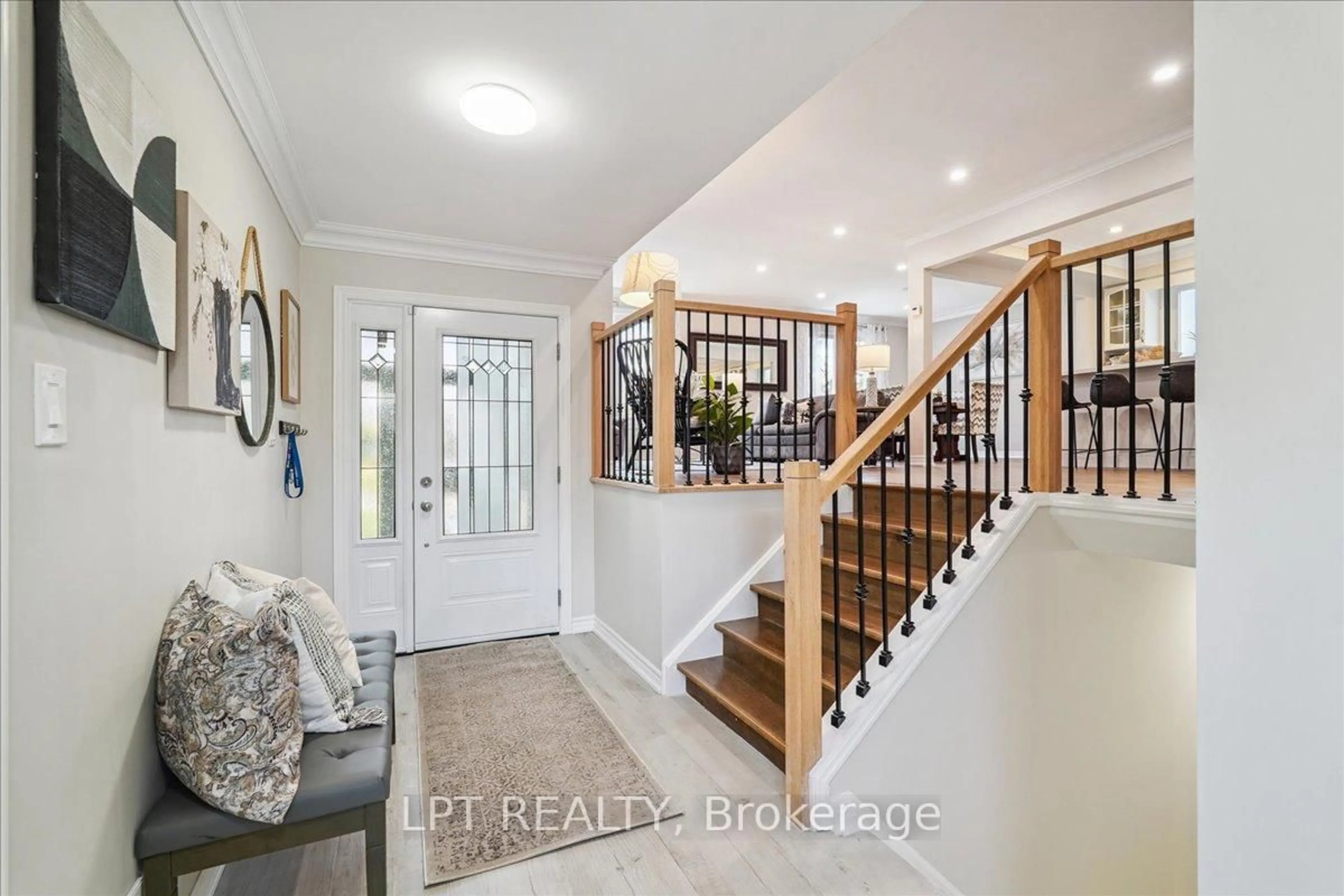 Indoor entryway for 26 Wright Cres, Caledon Ontario L7E 3X9